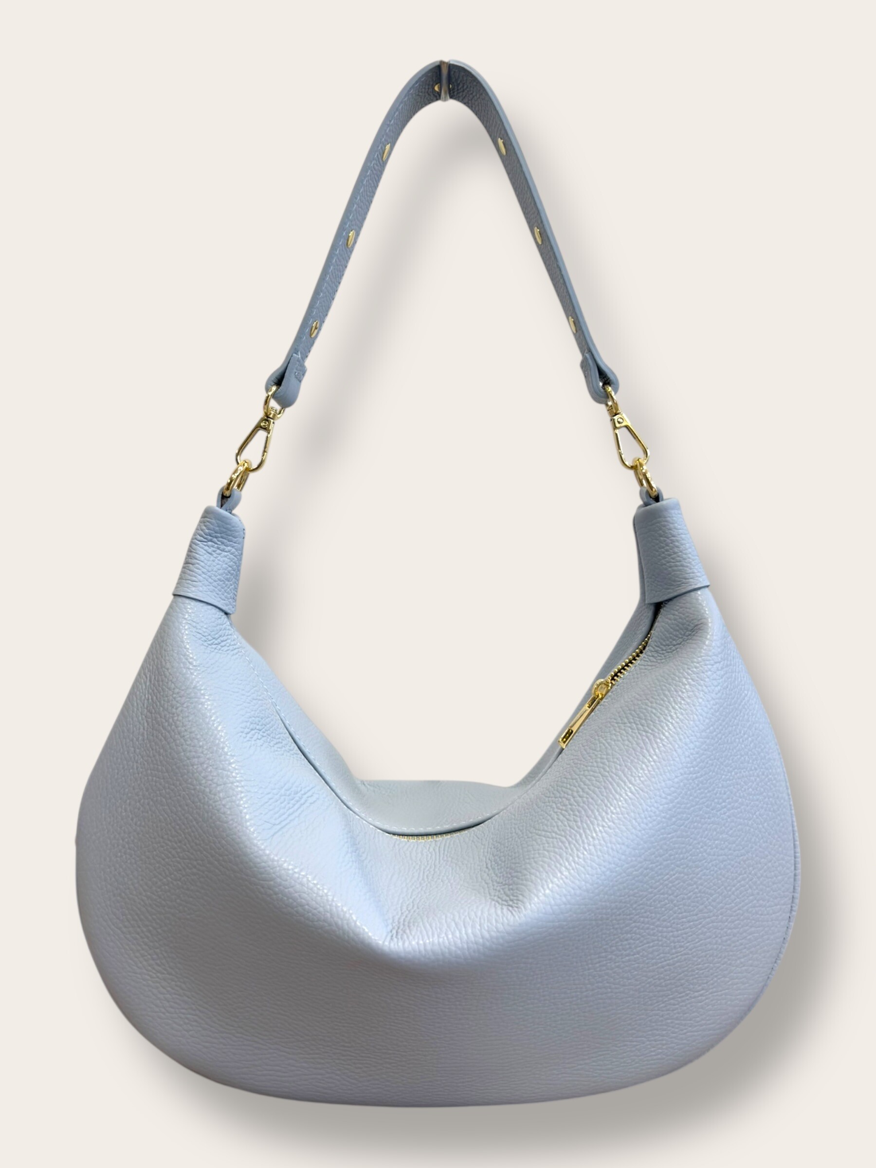 Grossiste CUOIO & CHIC - Sac à bandoulière clouté en cuir grainé
