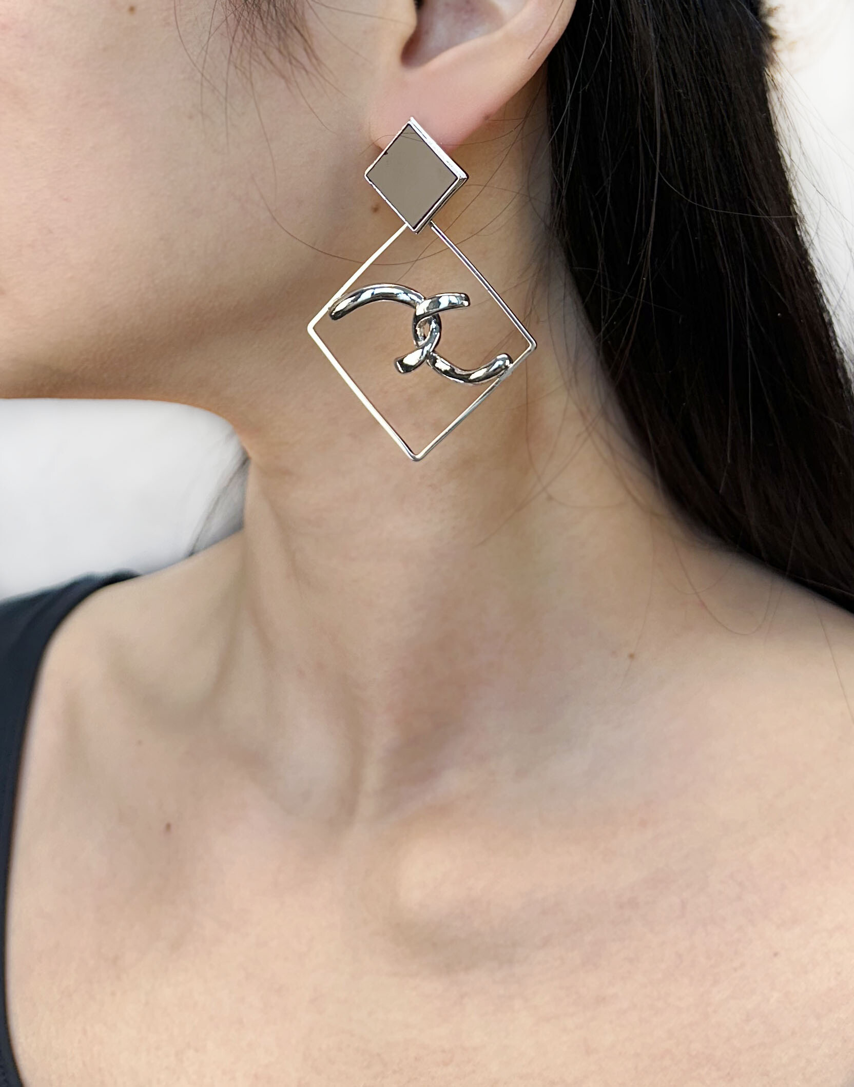Wholesaler D Bijoux - Metal hanging earrings with pearls
