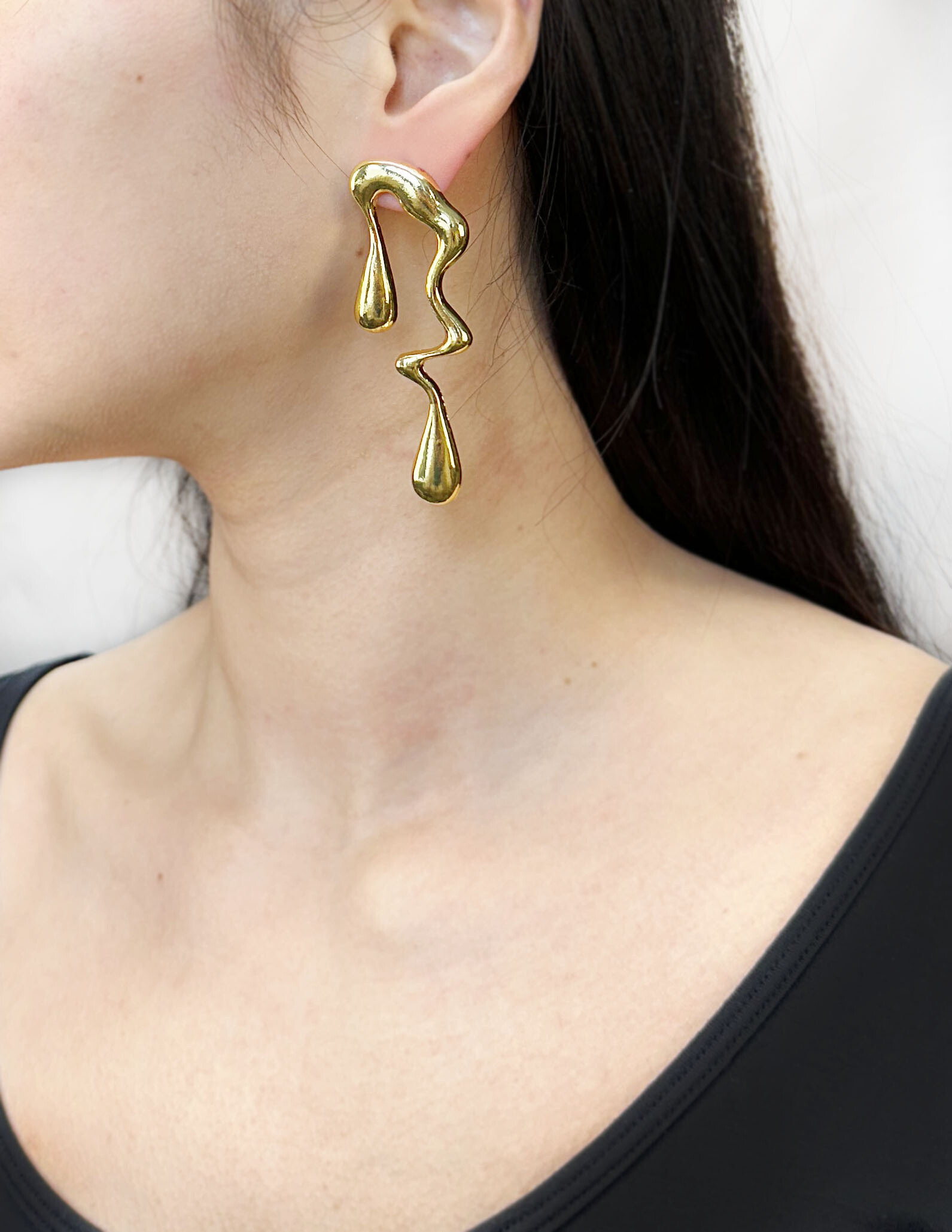 Wholesaler D Bijoux - Metal hanging earrings with pearls
