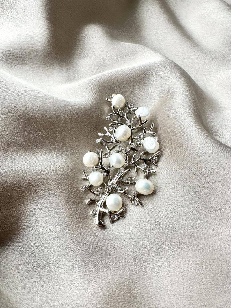 Großhändler D Bijoux - Baumbrosche und Natursteinperlen