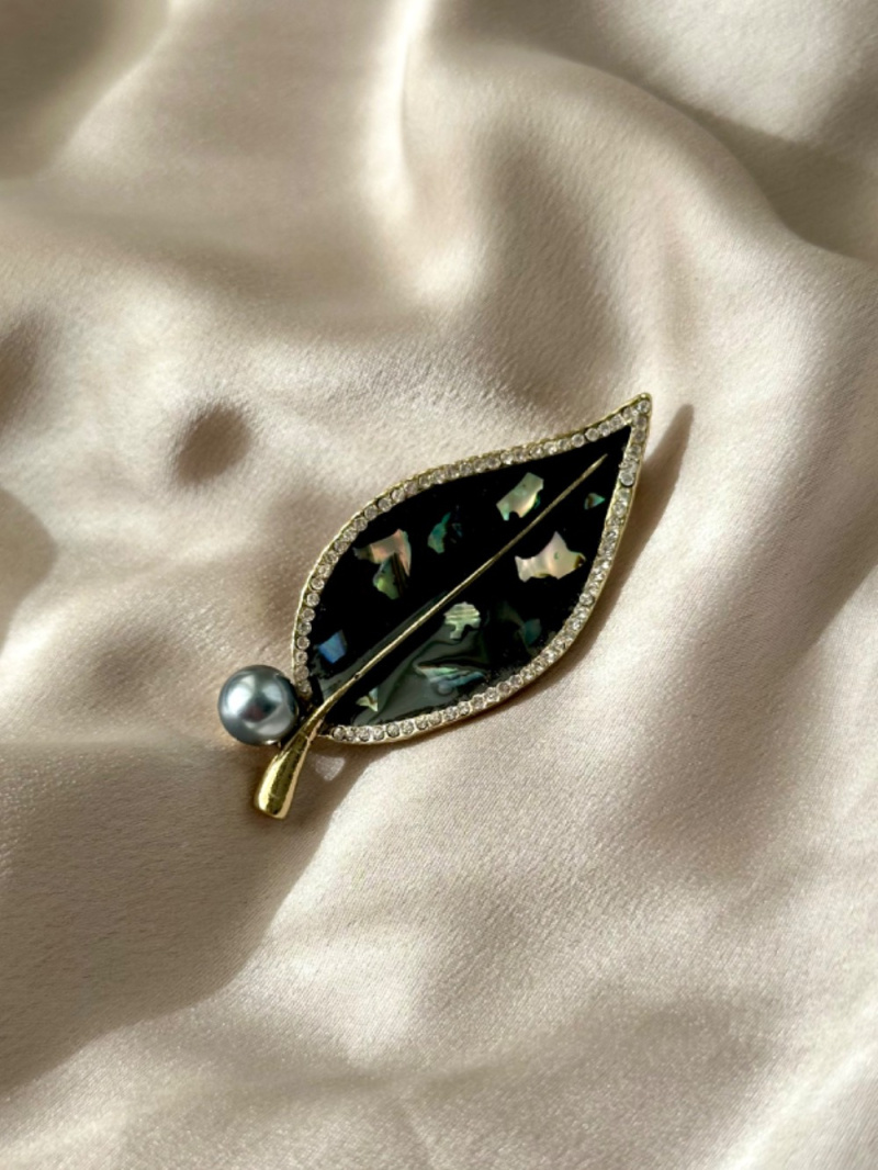 Wholesaler D Bijoux - Rhinestone Butterfly Brooch