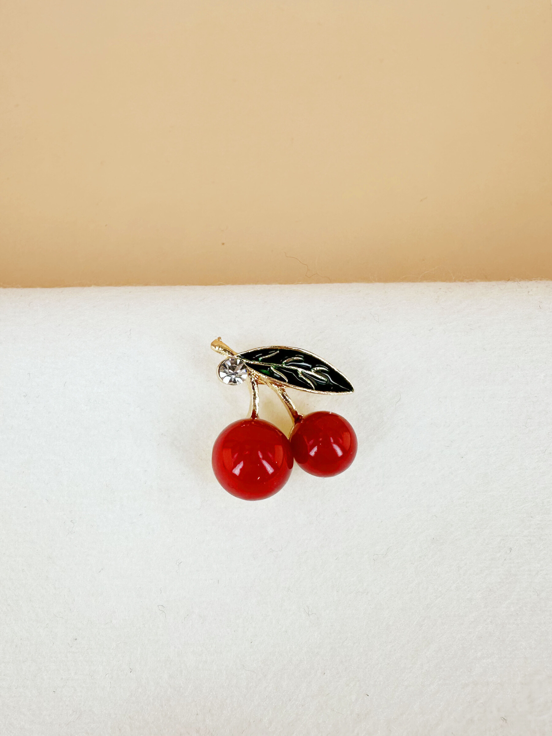 Grossista D Bijoux - Pin di ciliegia