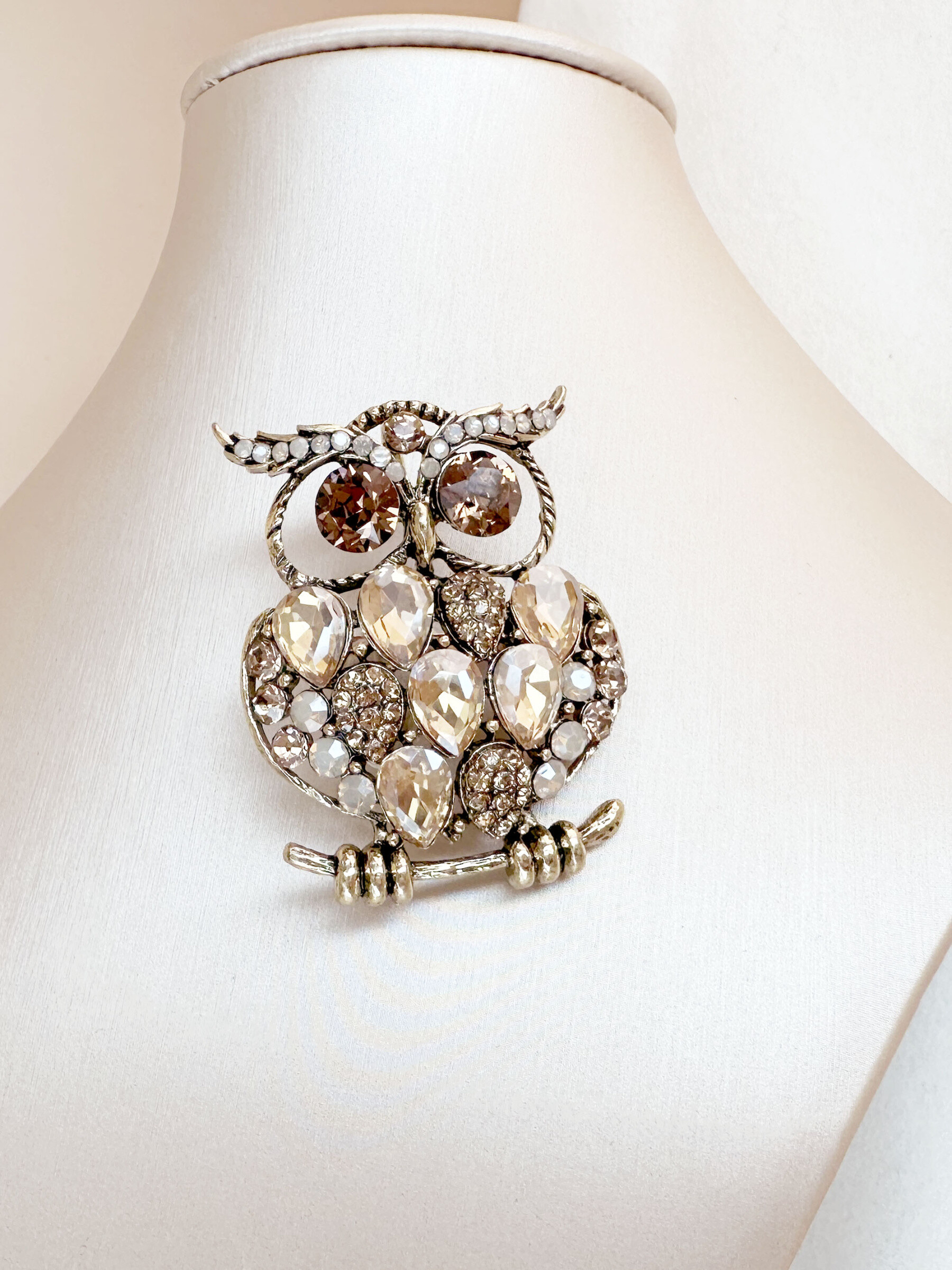 Mayorista D Bijoux - Broche de búho con estrás