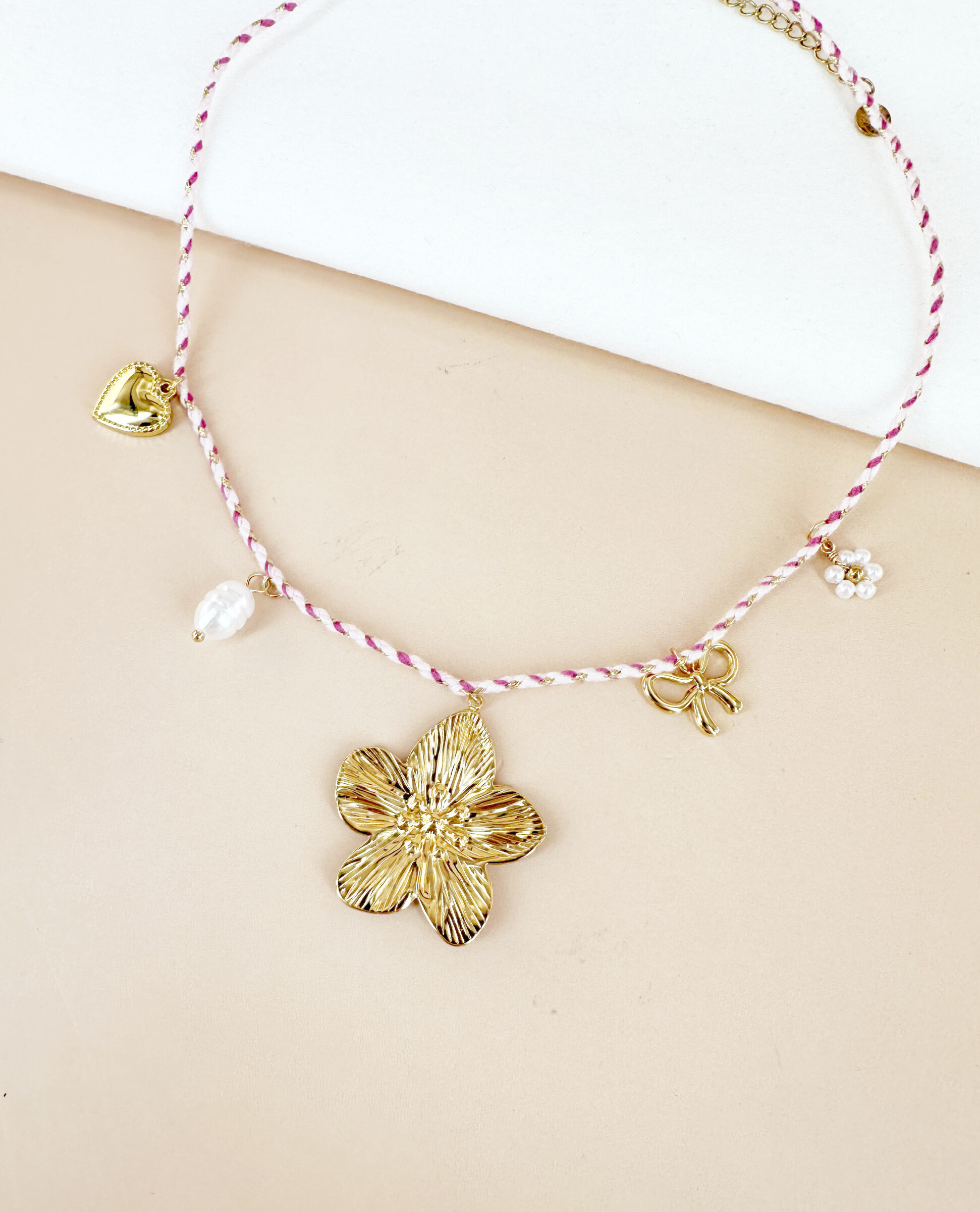 Grossiste D Bijoux - Collier cordon avec charms fleurs en acier inoxydable