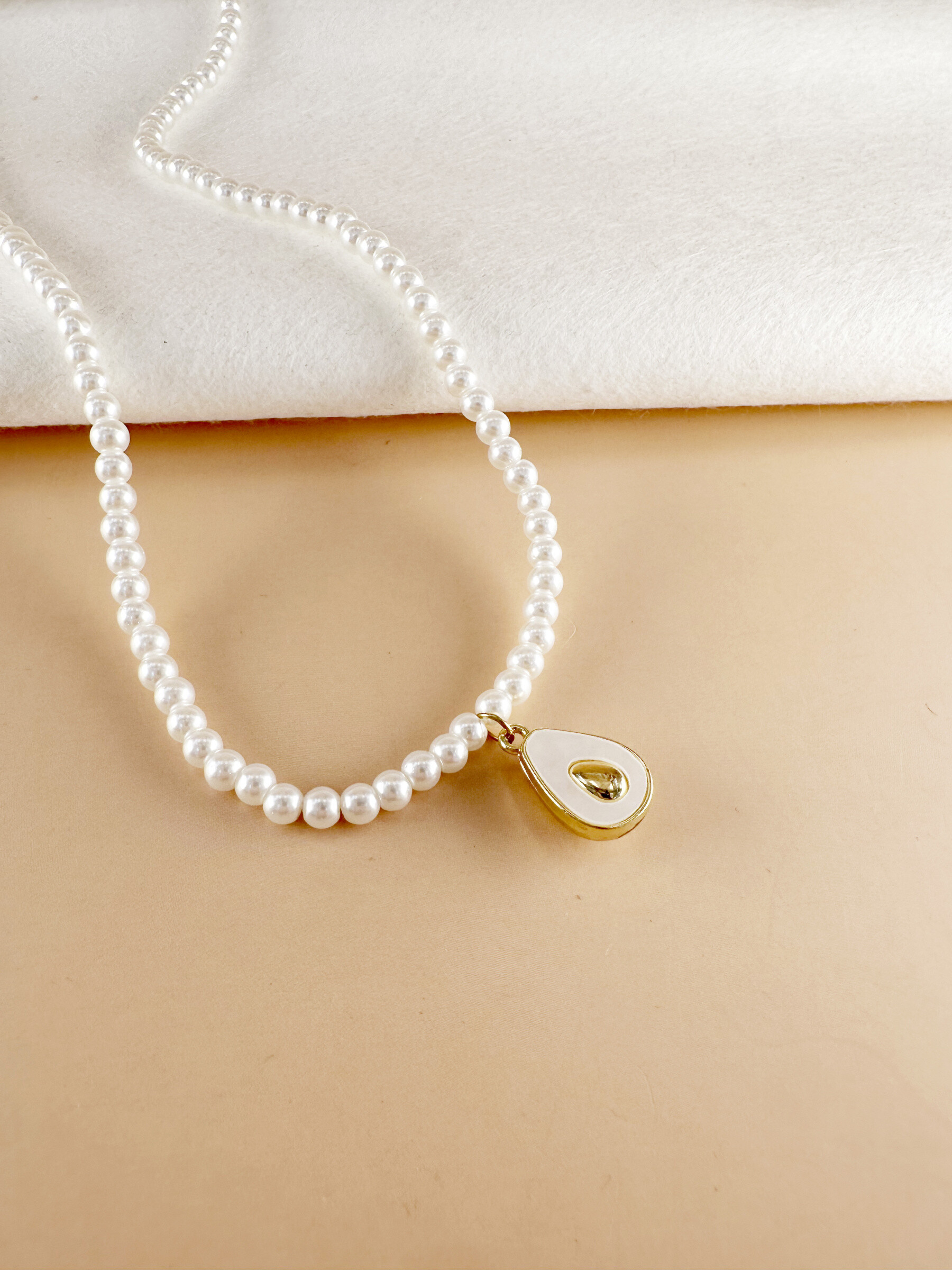 Wholesaler D Bijoux - Stainless steel pearl necklace with avocado pendant