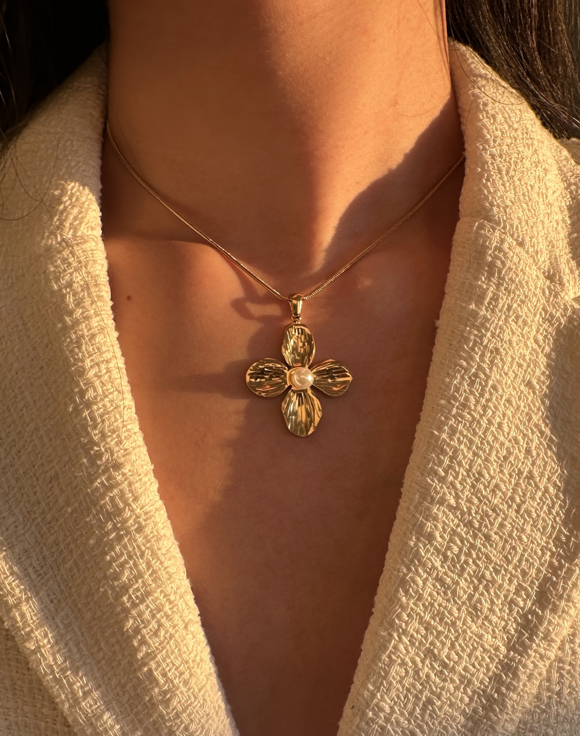 Wholesaler D Bijoux - Stainless steel flower necklace