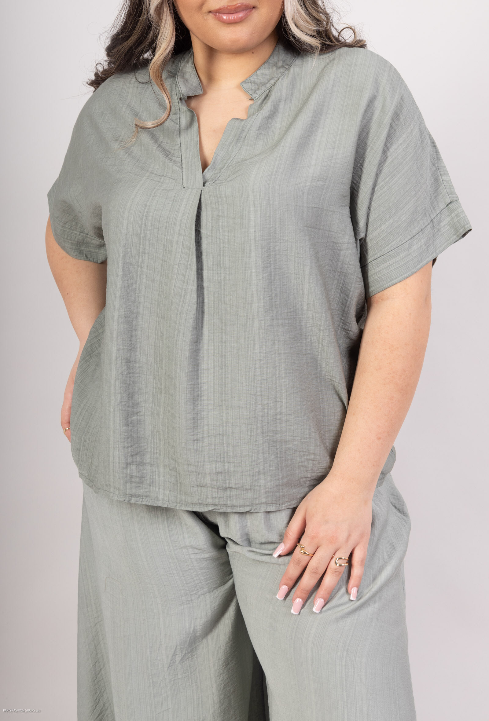 Wholesaler D&L CREATION - United Blouse V -neck F finely striped fabric T38 to T54