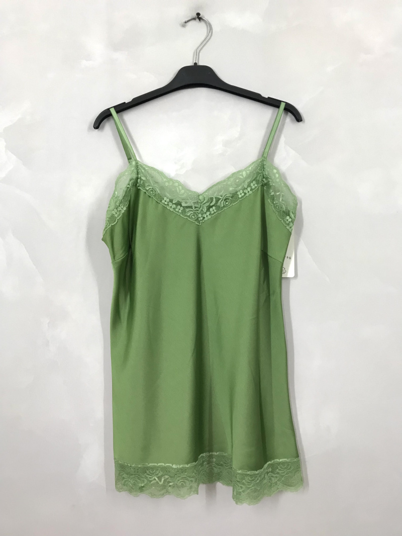 Grossiste D&L CREATION - Débardeur en satin avec dentelle