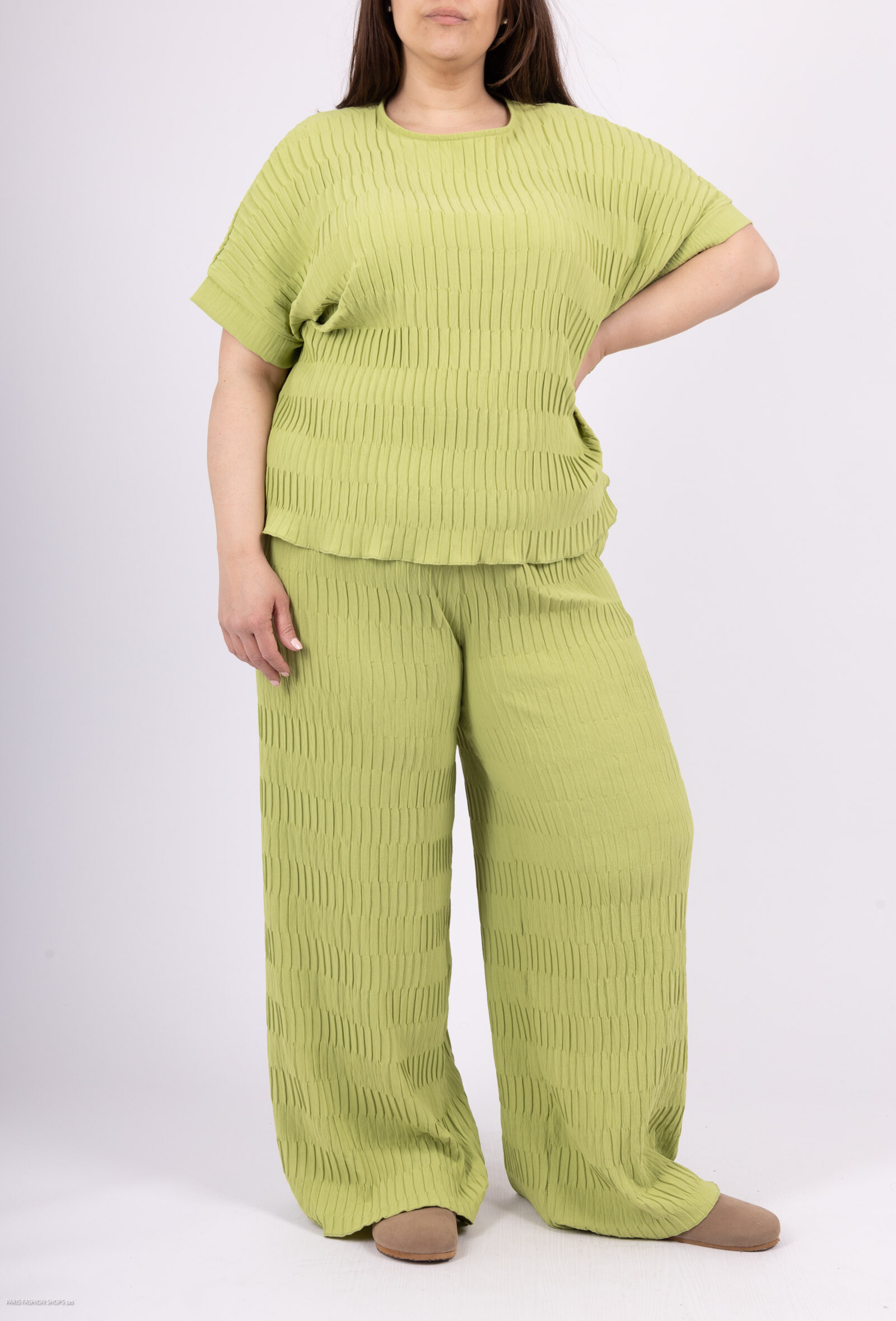 Grossiste D&L CREATION - Ensemble top et pantalon pattes larges dans un tissu en relief T40 à T54