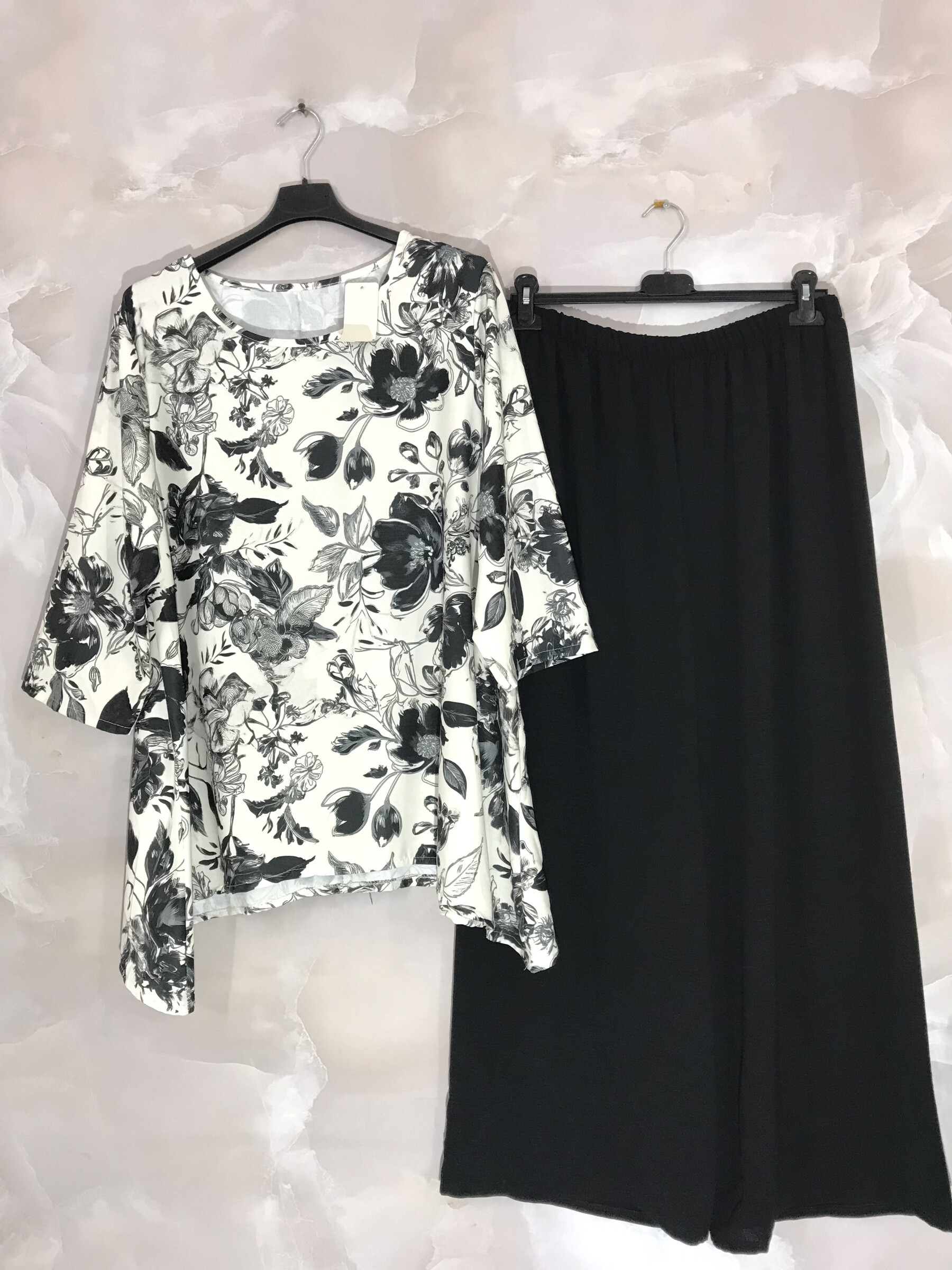 Grossiste D&L Creation - Ensemble tunique imprimé fleuri avec pantalon fluide uni
