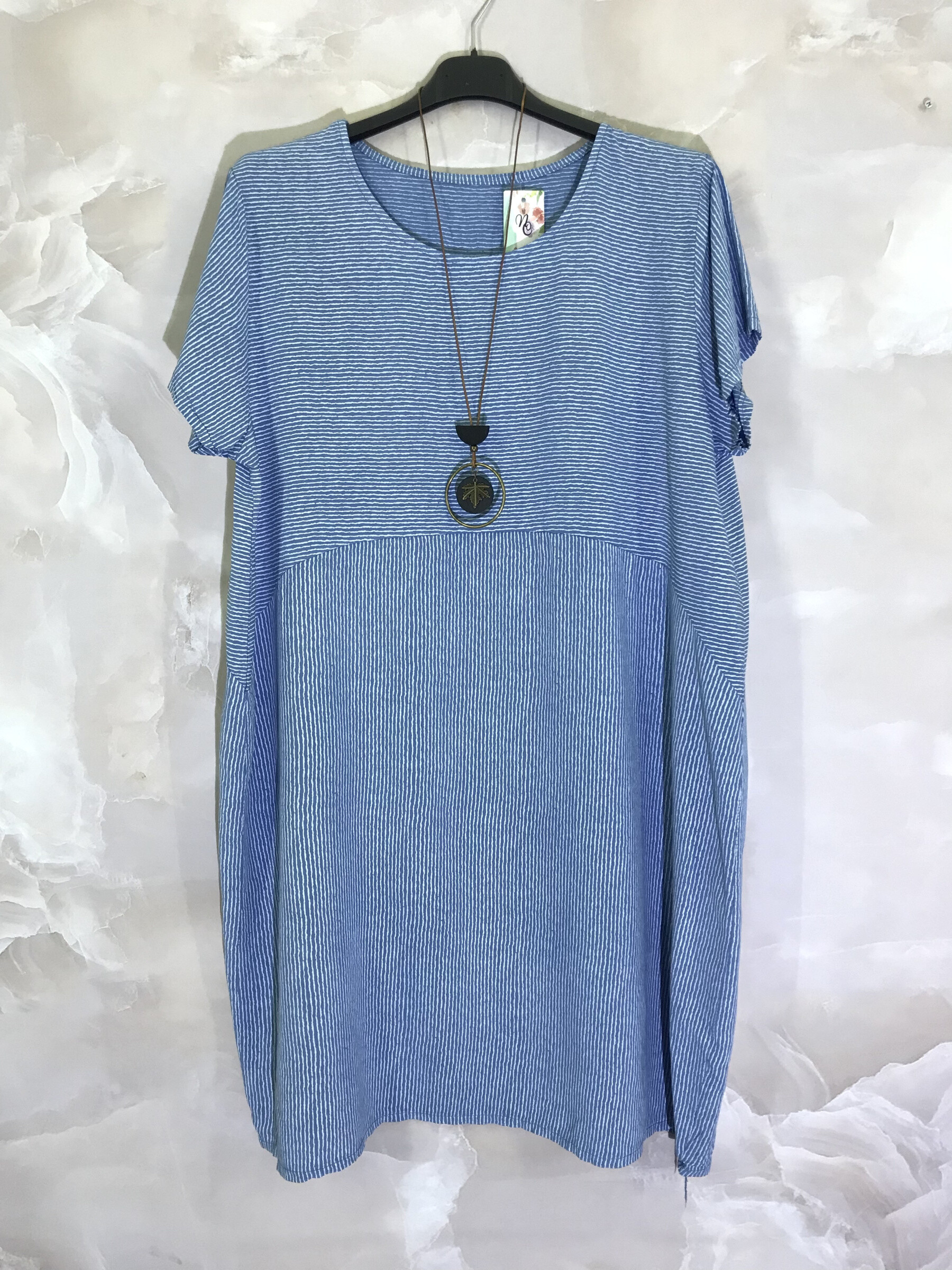 Grossiste D&L CREATION - Robe rayée manches courtes avec collier T38 à T48