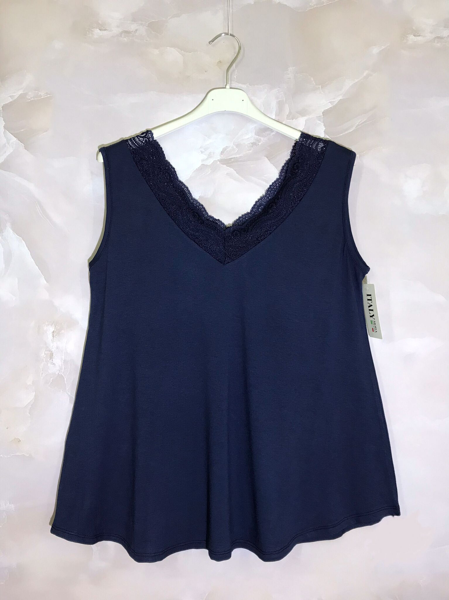 Grossiste D&L CREATION - Top sans manches en col V avec dentelle