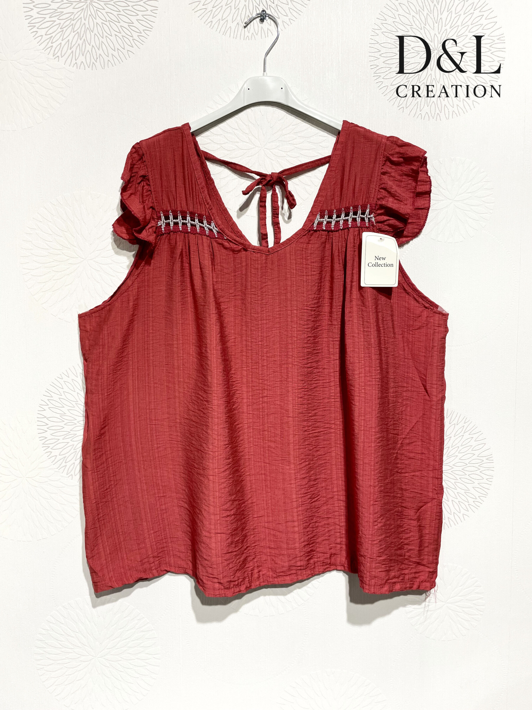 Grossiste D&L CREATION - Top avec mini manches volantées et nœud dans le dos T38 à T50
