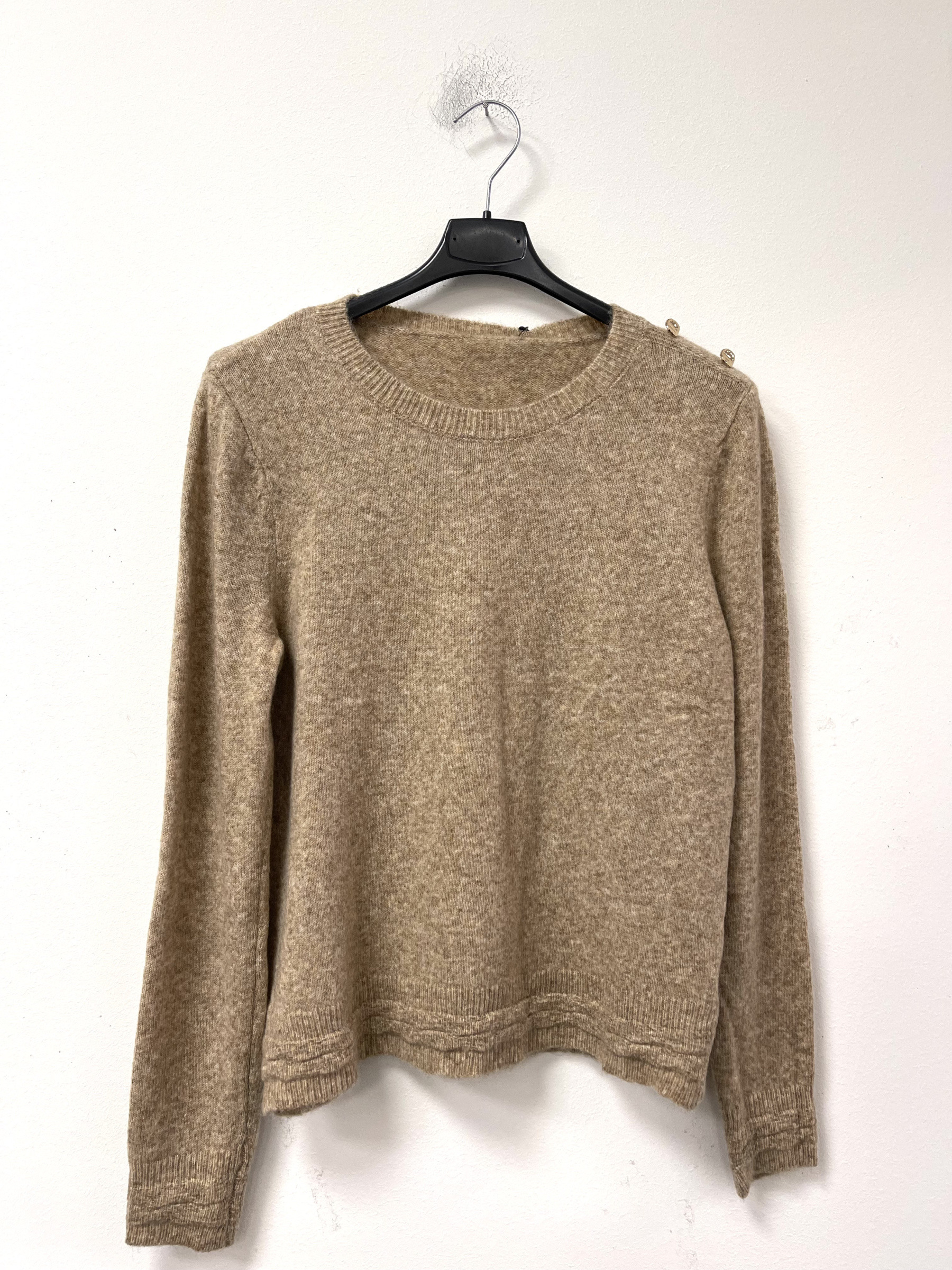 Grossiste D&M MAGLIFICIO - PULL EN LAINE MÉLANGÉE, AVEC BOUTONS SUR LE CÔTÉ GAUCHE