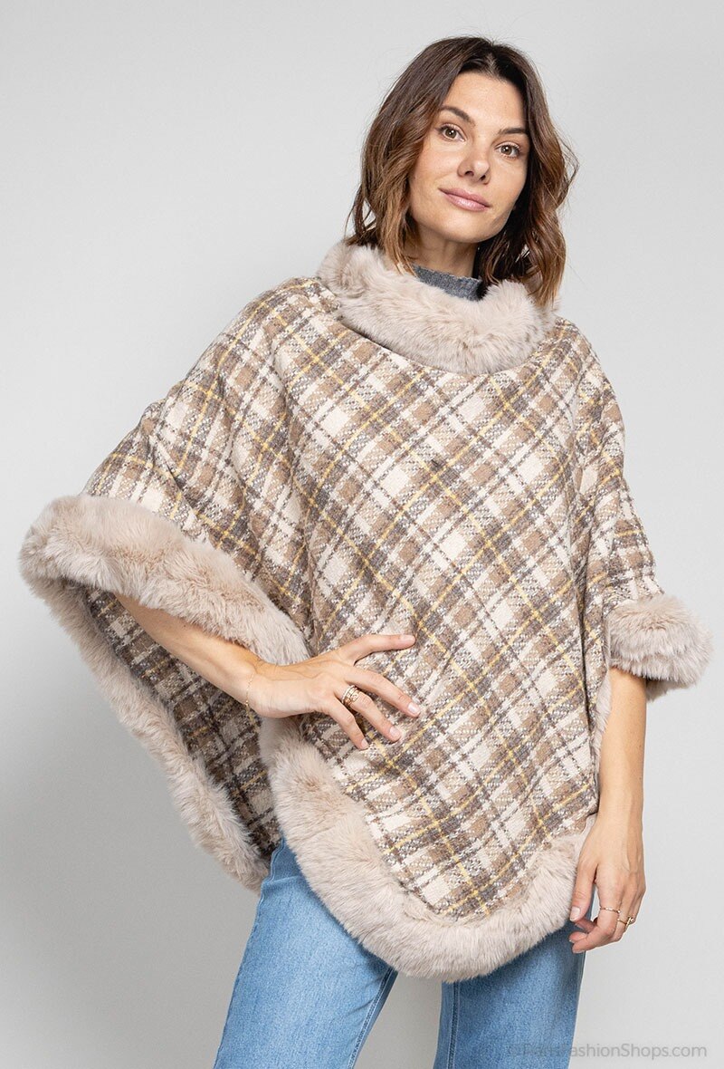 Grossiste Da Fashion - Poncho eccossais avec bordure en fausse fourrure