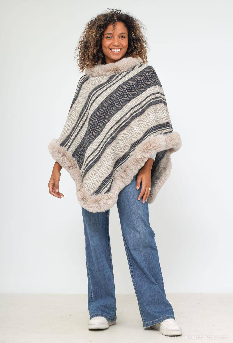 Wholesaler Da Fashion - Poncho with pompons and fringes