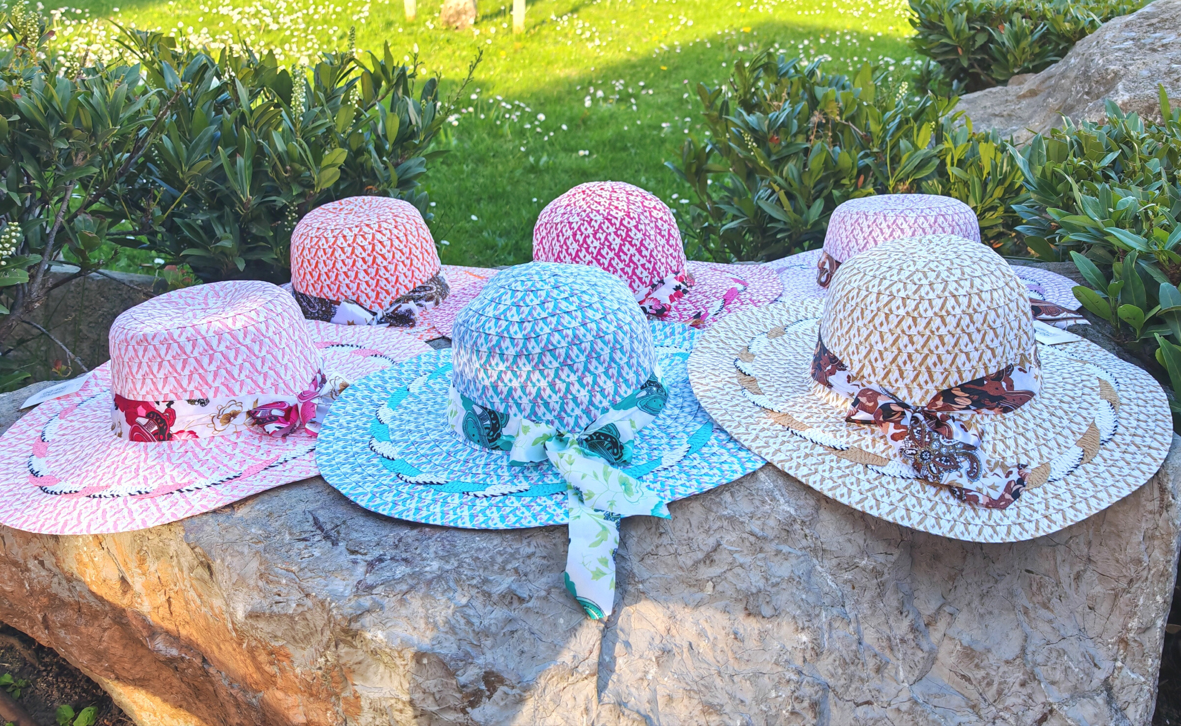 Großhändler Da Fashion - Buntes Hut Fantasy Ribbon Blume