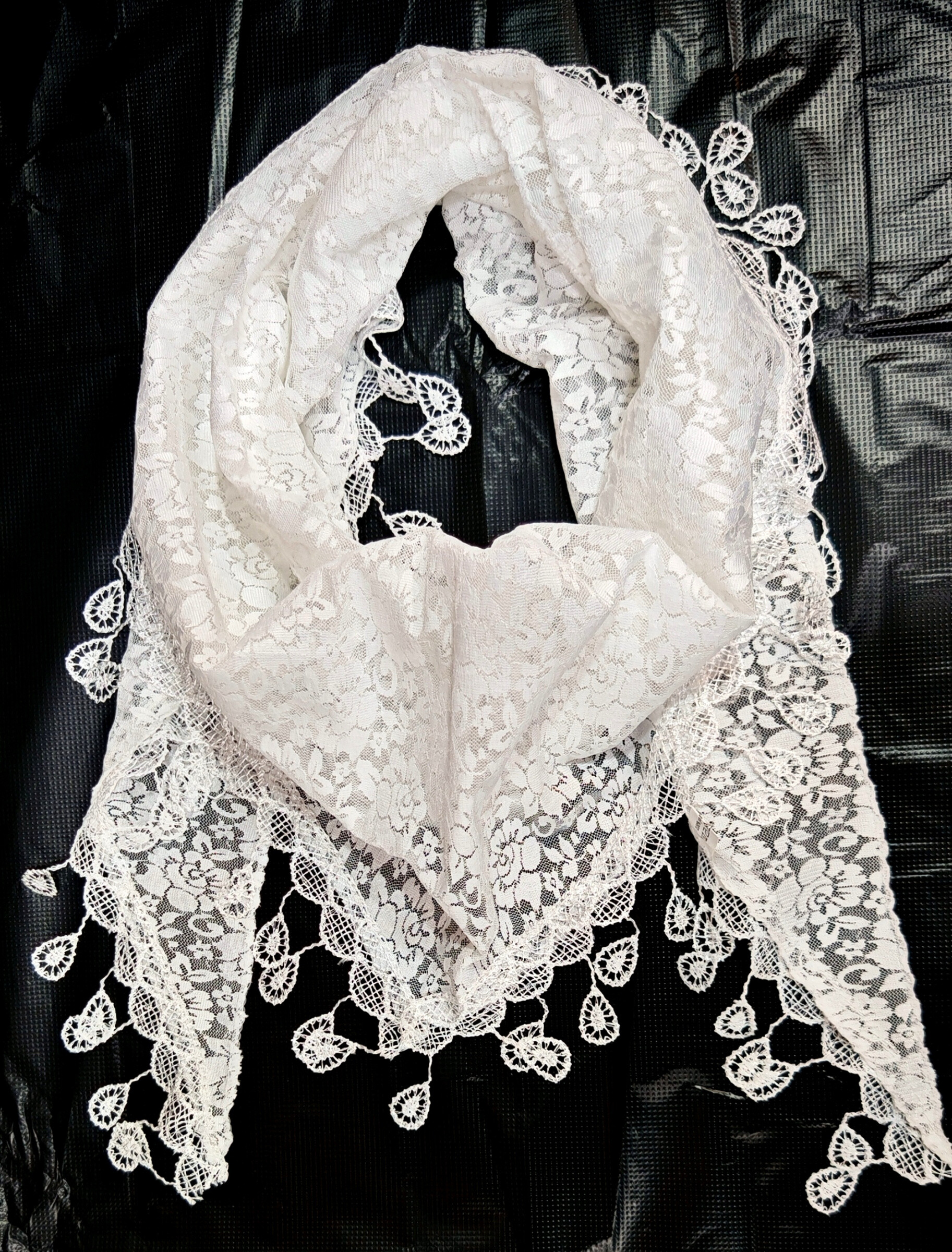 Großhändler Da Fashion - Triangulärer Spitzenschal