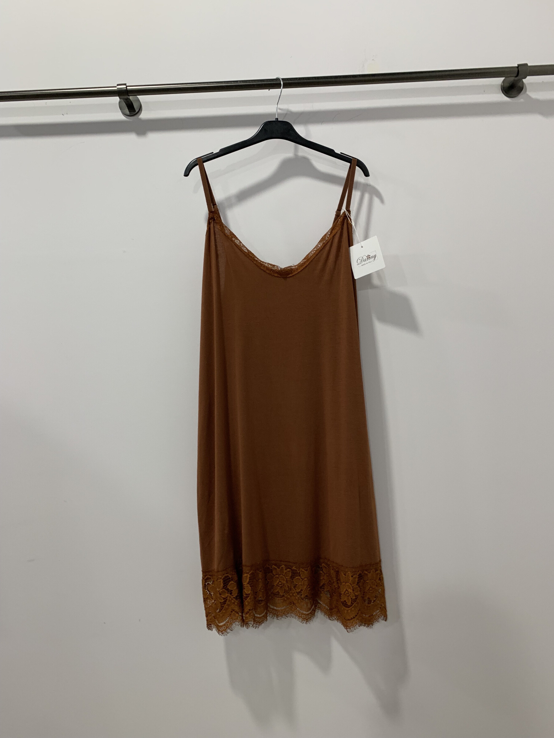 Großhändler Danny - Unterkleid mit Spitzenkragen