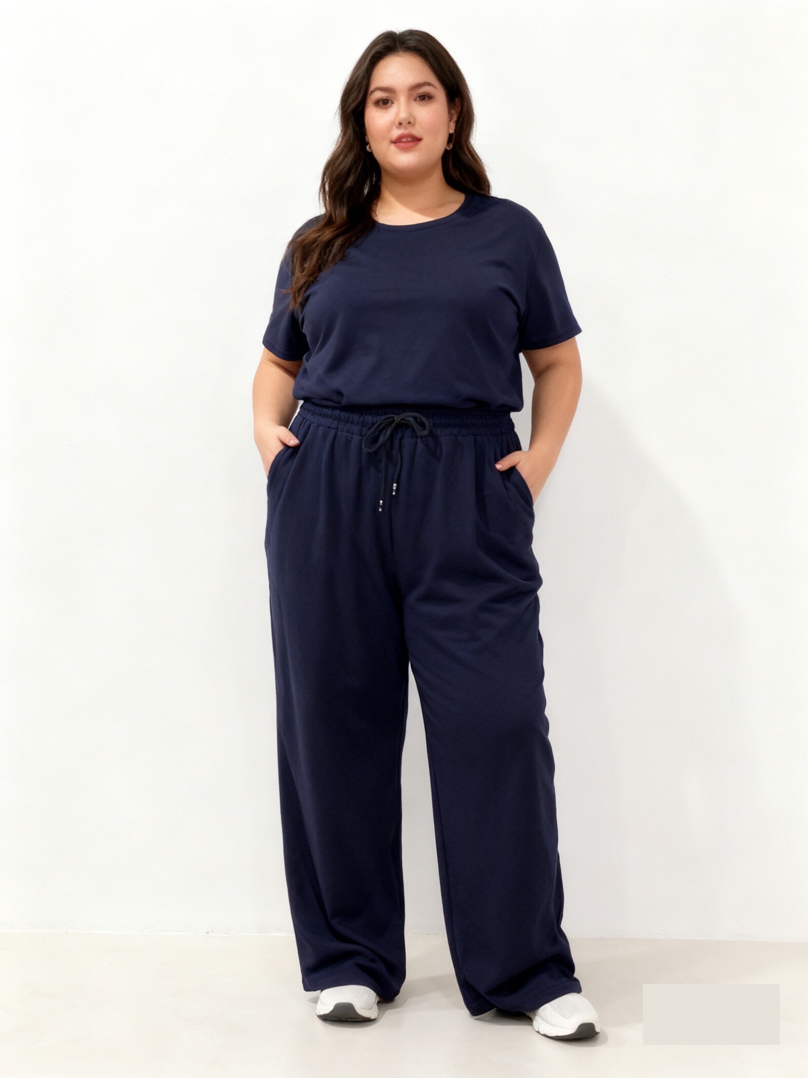 Comfortable stretch cotton joggers, made in Italy. Ideal for spring, perfect for plus sizes.