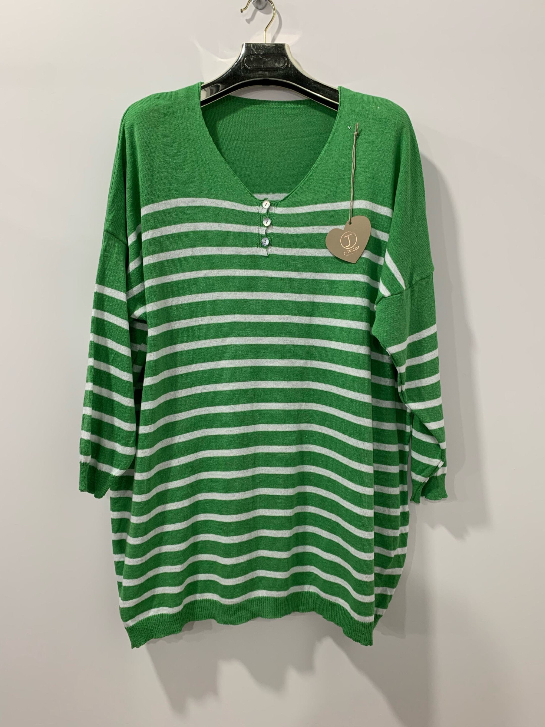 Striped sweater in Italian cotton, perfect for spring. Comfort and style for all sizes.