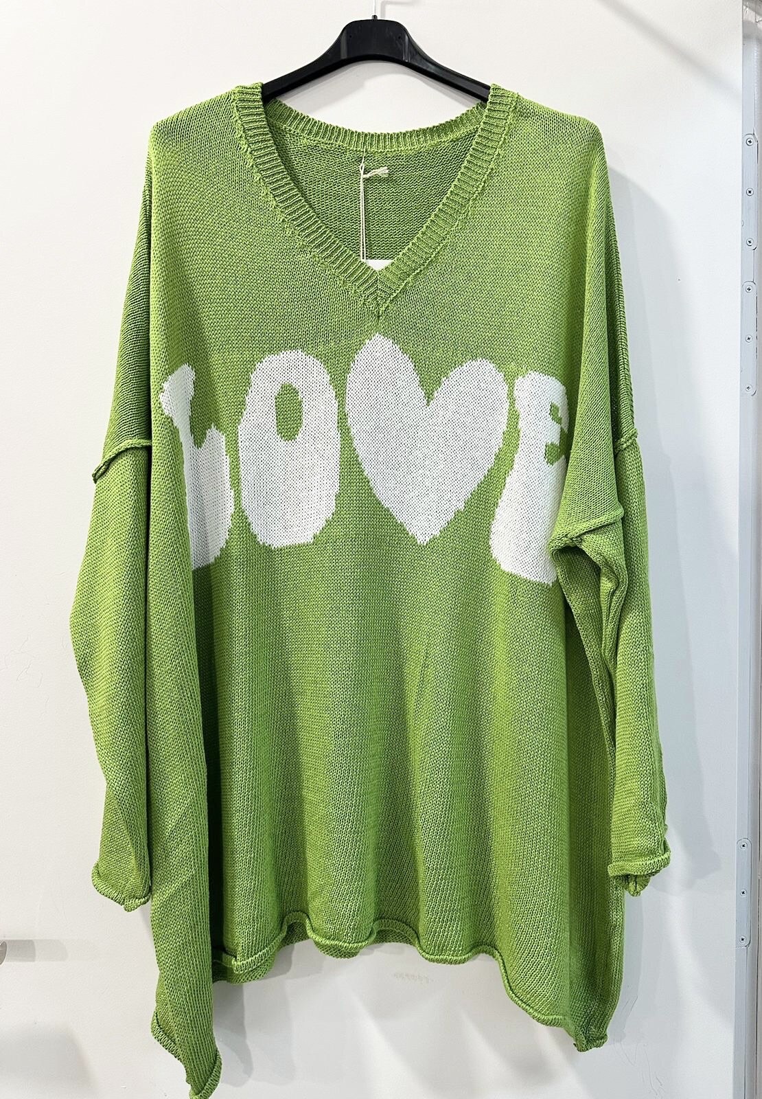 Oversized Italian cotton sweater, perfect for spring, 55% cotton, 45% acrylic, ideal for plus sizes.