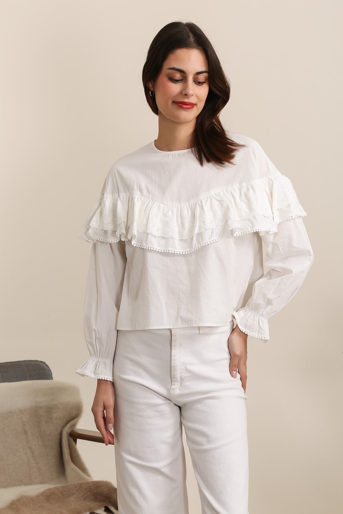 Grossista DAPHNEA - BLUSA ROMANTICA