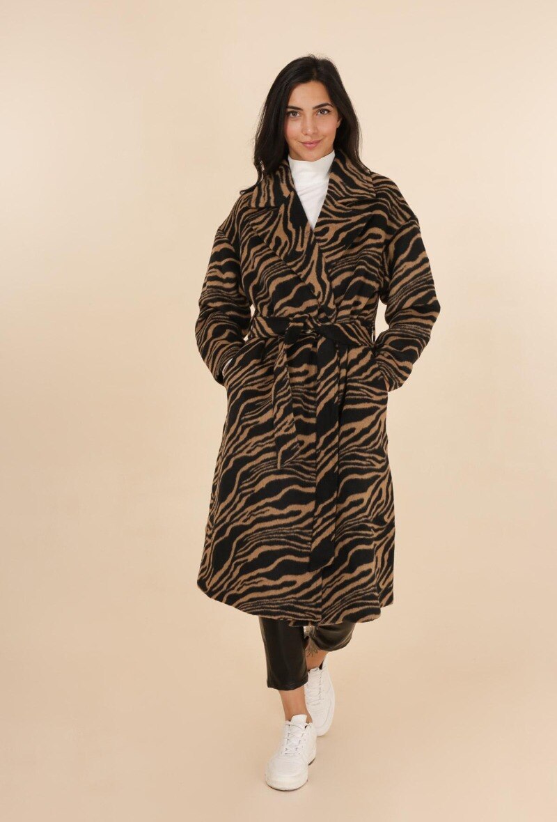 Grossista DAPHNEA - Cappotto lungo in lana a righe