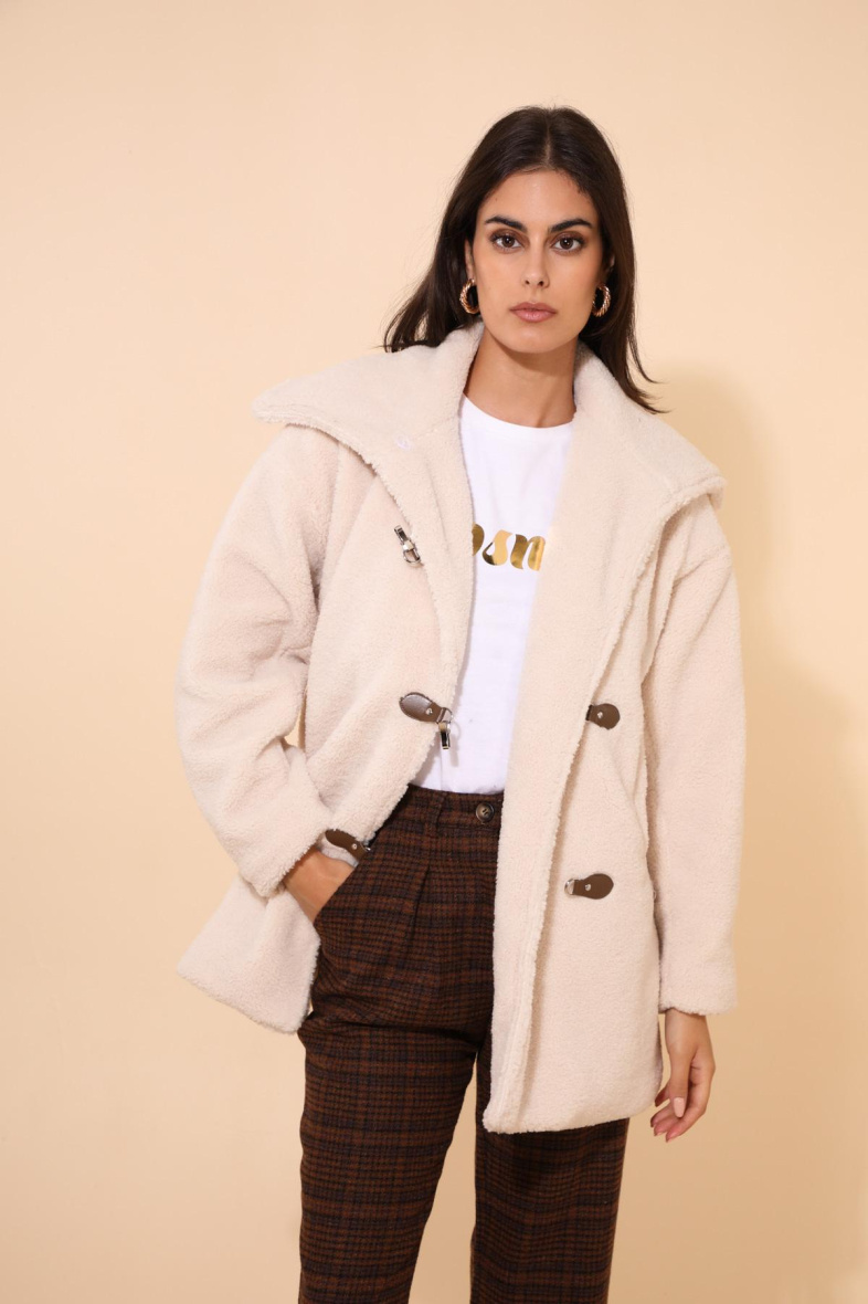 Grossista DAPHNEA - MANTEAU BOUCLETTE