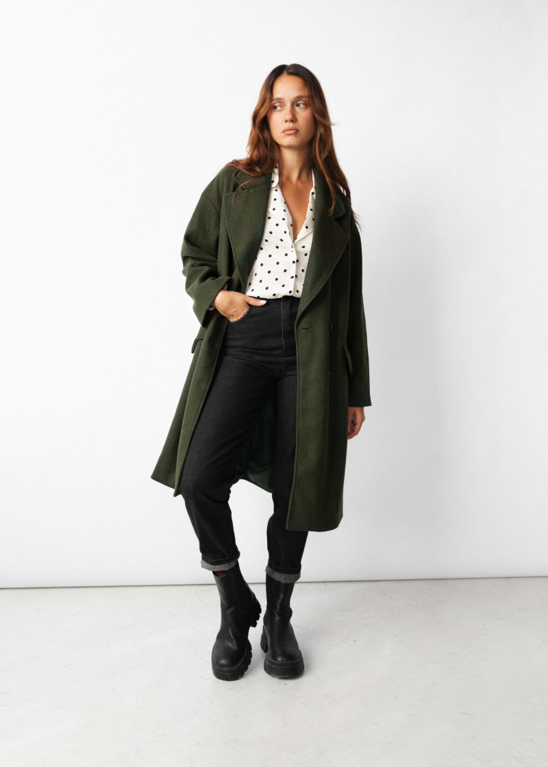Wholesaler DAPHNEA - High-waisted mom jeans with a classic slim fit