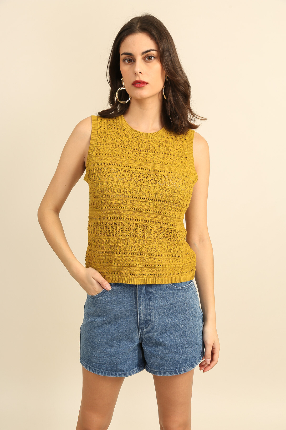Grossiste DAPHNEA - Top Femme Maille Ajourée Sans Manches – Débardeur Tricot Texturé Col Rond