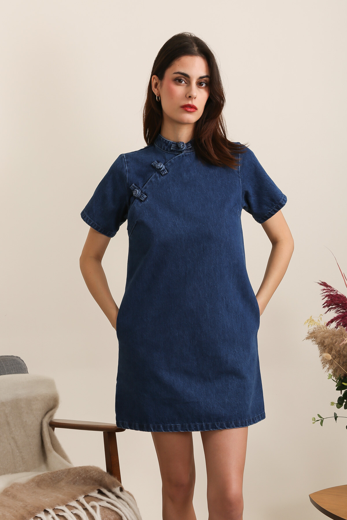Short sleeve denim dress
Chinese knot buttons qipao style