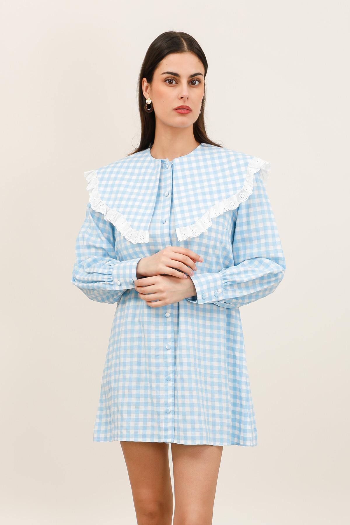 Grossiste DAPHNEA - Robe vichy femme – Col large volanté en dentelle