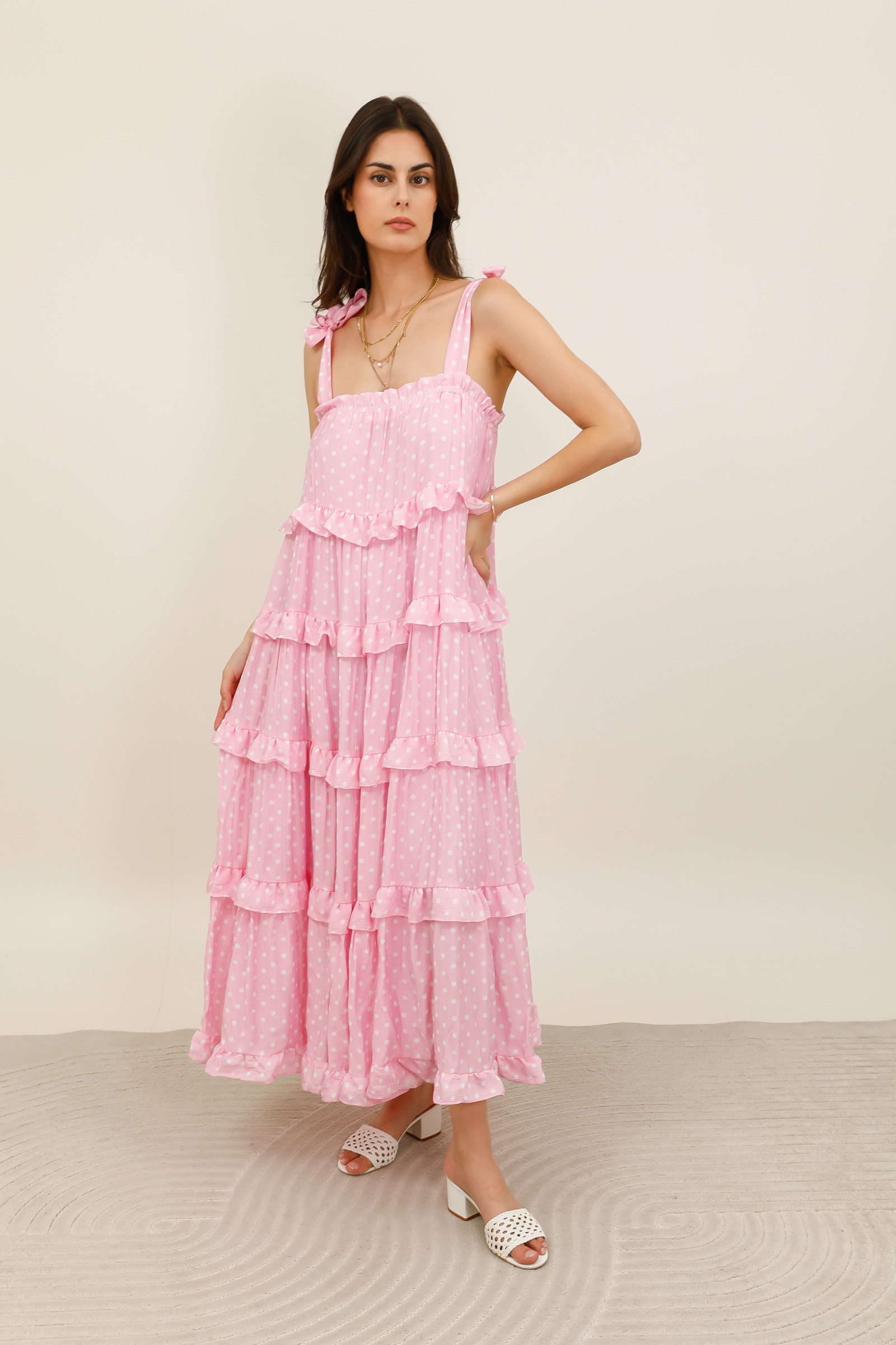 Grossiste DAPHNEA - Robe longue à pois volantée