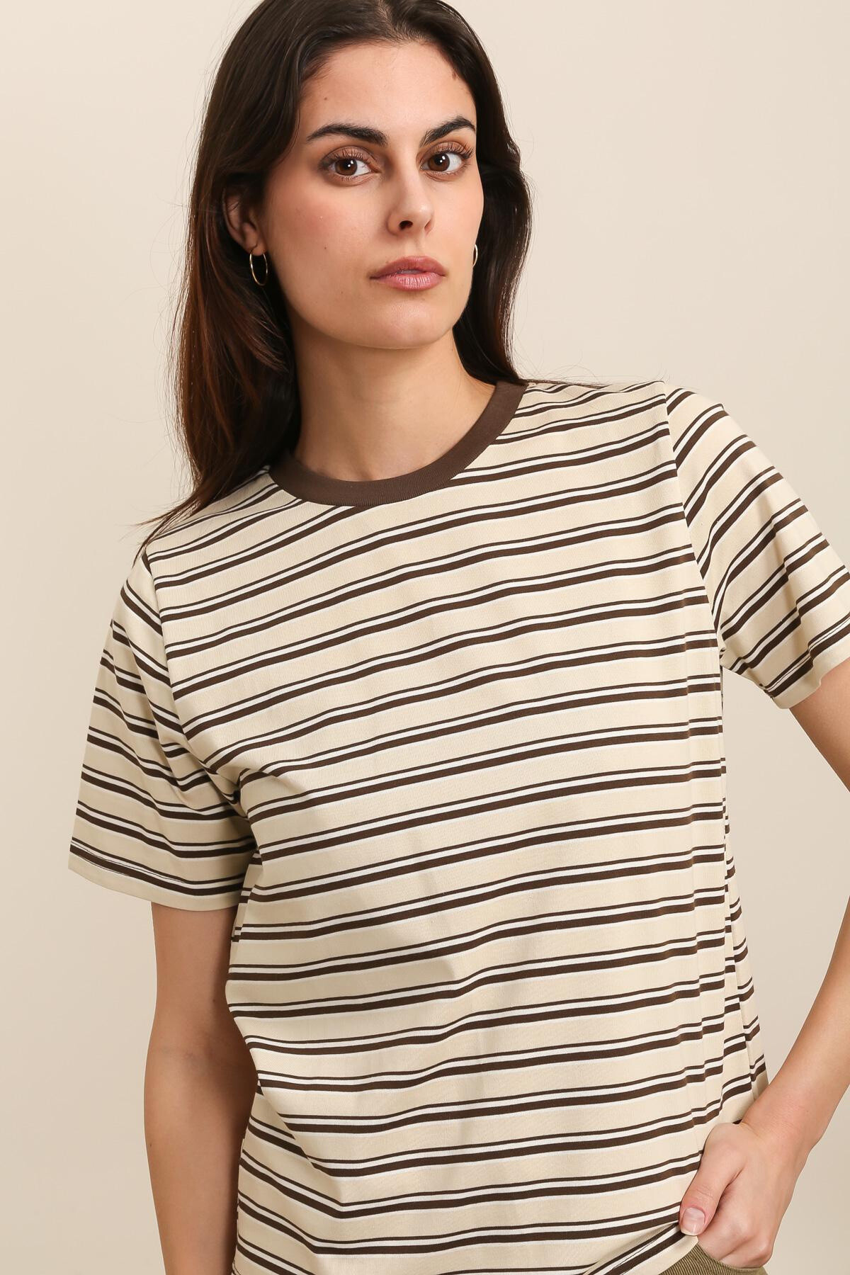 Großhändler DAPHNEA - Zweifarbiges T-Shirt