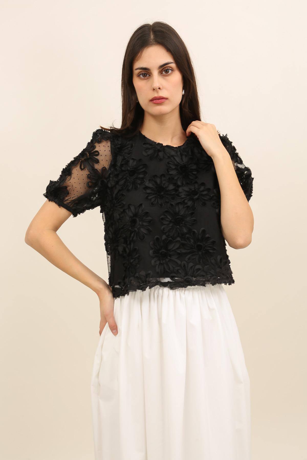 Grossiste DAPHNEA - Top femme mesh plumetis brodé – Blouse transparente florale dos noué
