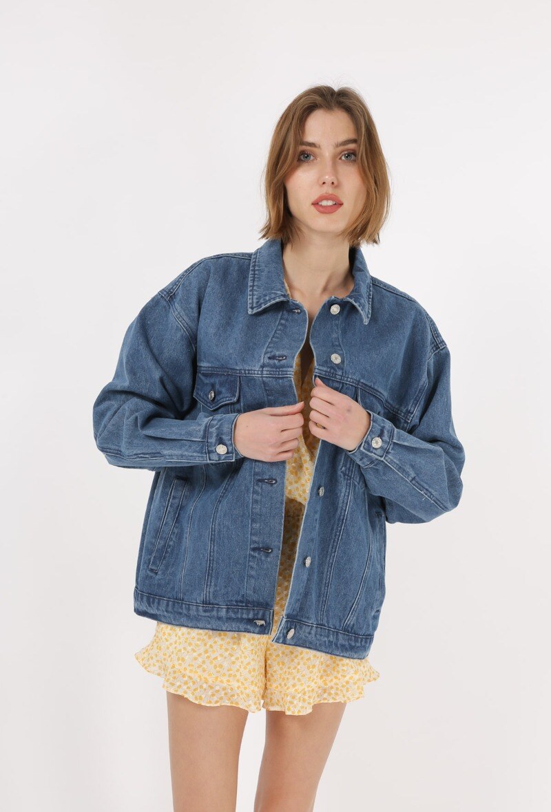 Großhändler DAPHNEA - Oversize-Jeansjacke mit langen Ärmeln, Hemdkragen und Taschen