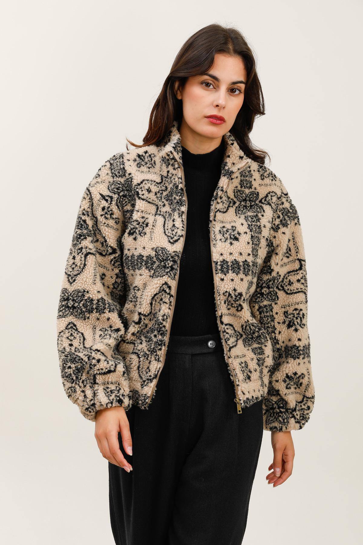 Grossiste DAPHNEA - Veste Femme Moumoute Zippée Motif Ethnique Bohème Chic Manches Longues Automne Hiver