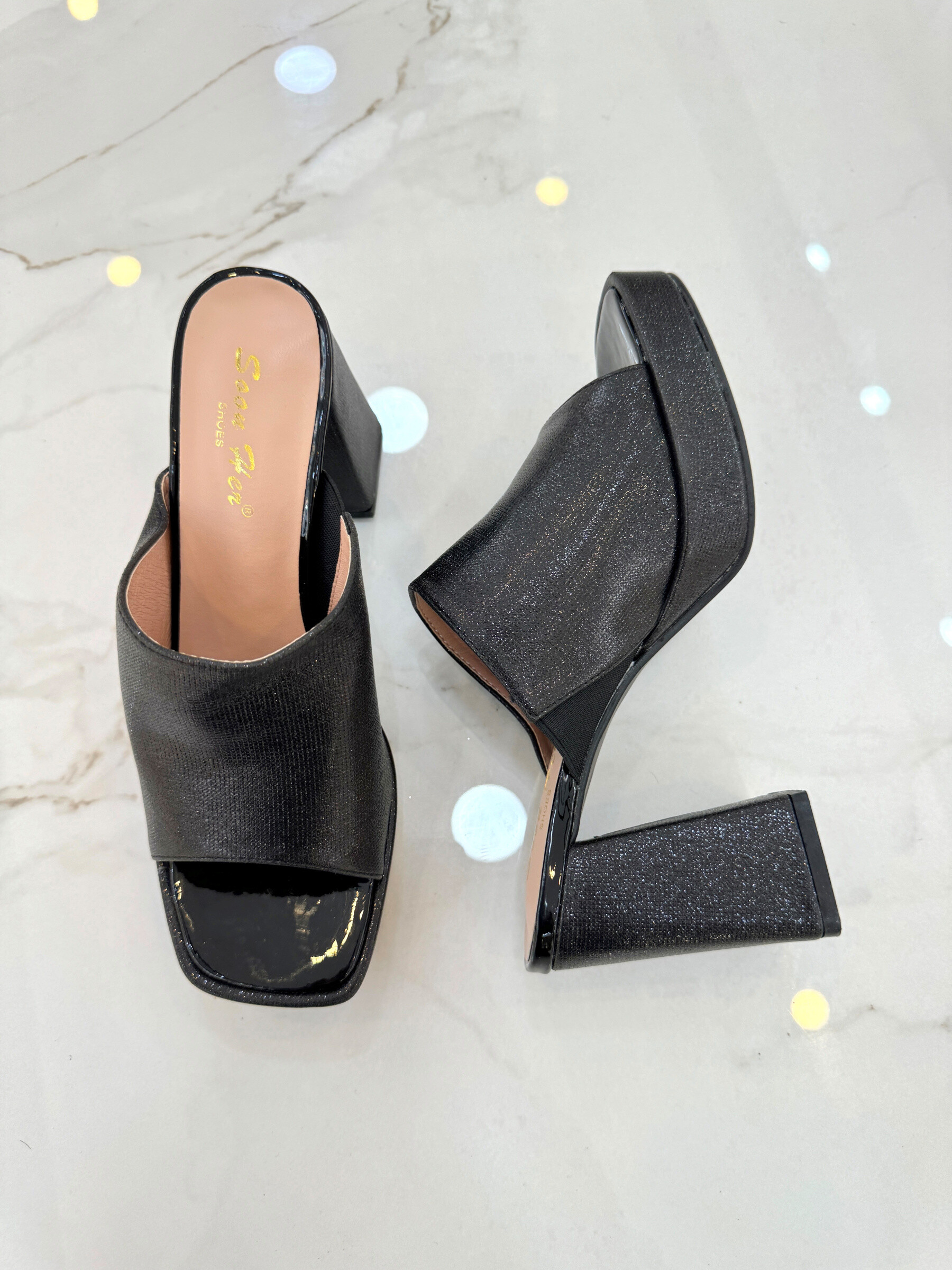 Wholesaler DAY-VINE - MULES & SABOTS
