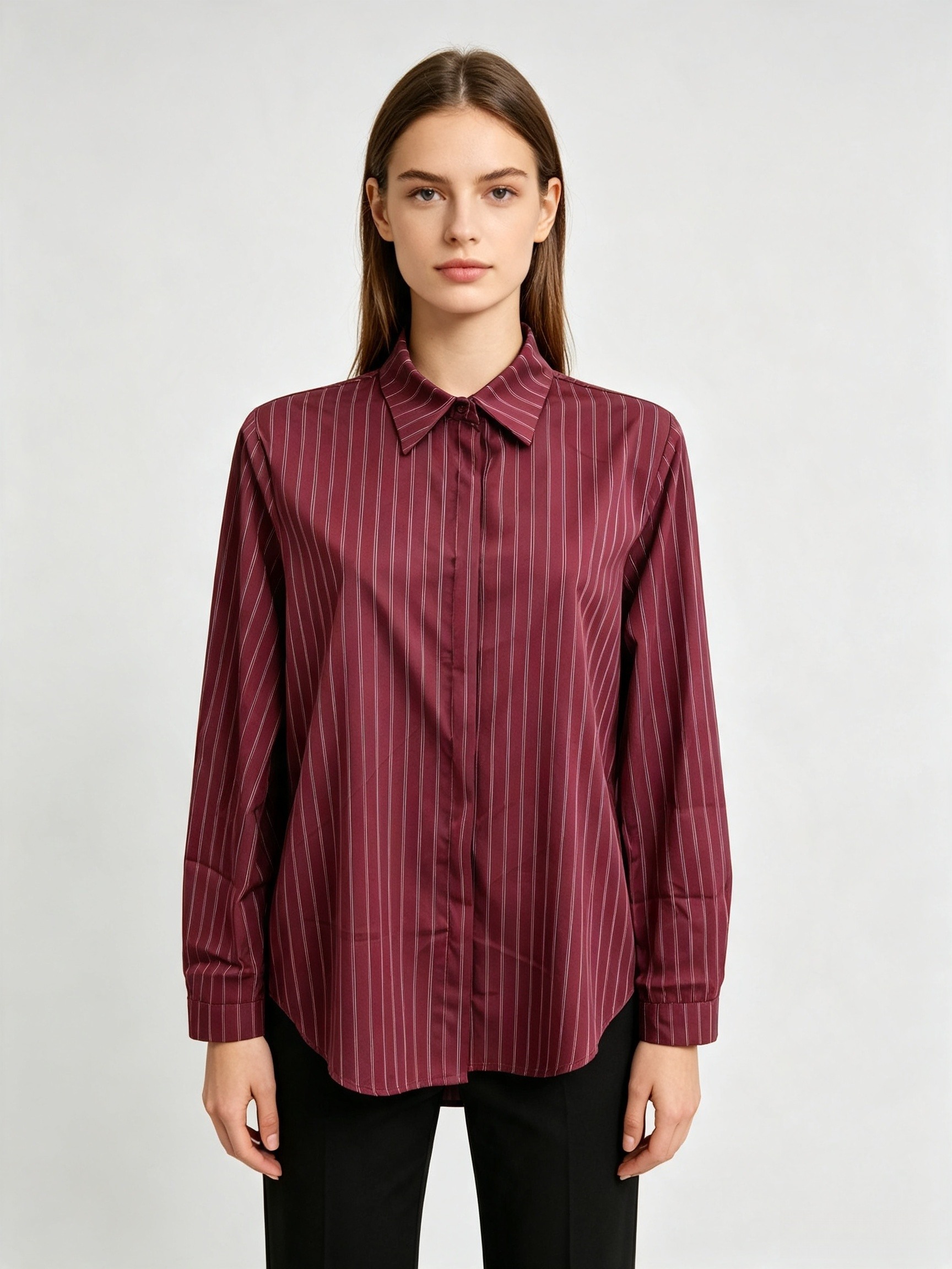 Grossista DEFILE - CAMICIA A RIGHE CON BOTTONI NASCOSTI