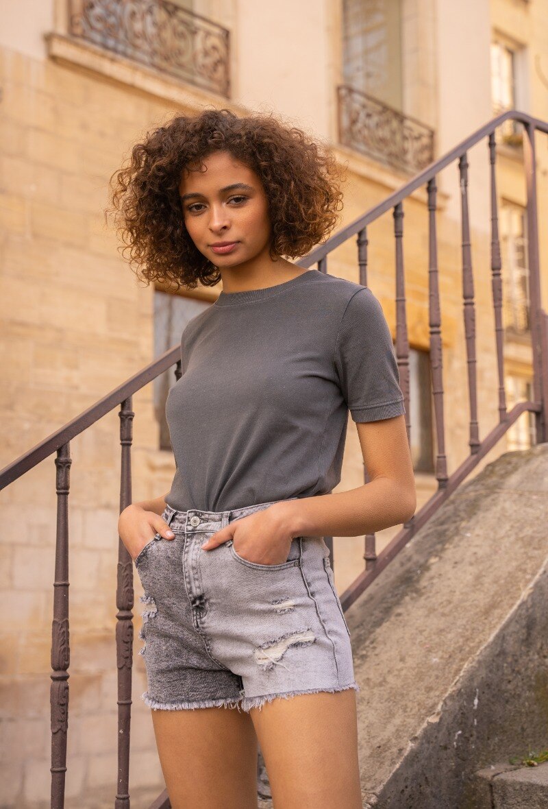 Großhändler DENIM LIFE - Zweifarbige Mom-Denim-Shorts aus Stretch