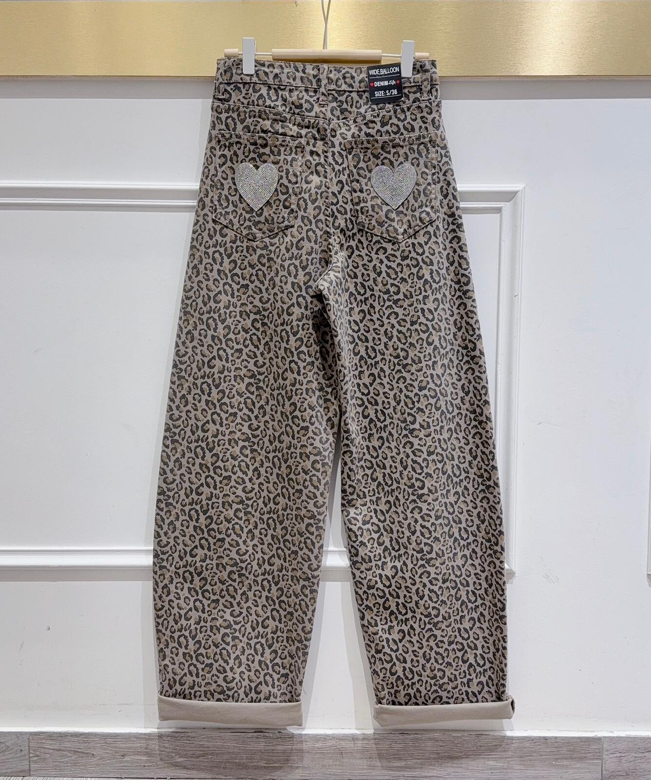 Grossiste DENIM LIFE - Jean large ballon stretch avec cœurs strass