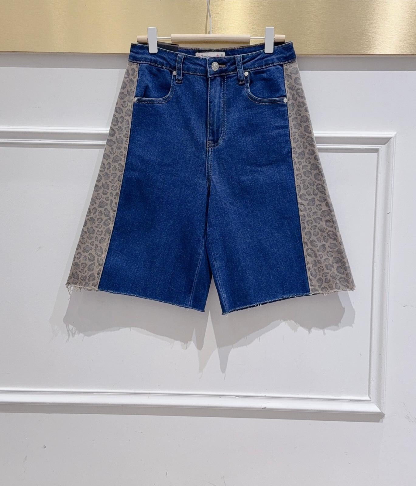 Wholesaler DENIM LIFE - Stretch denim Bermuda shorts