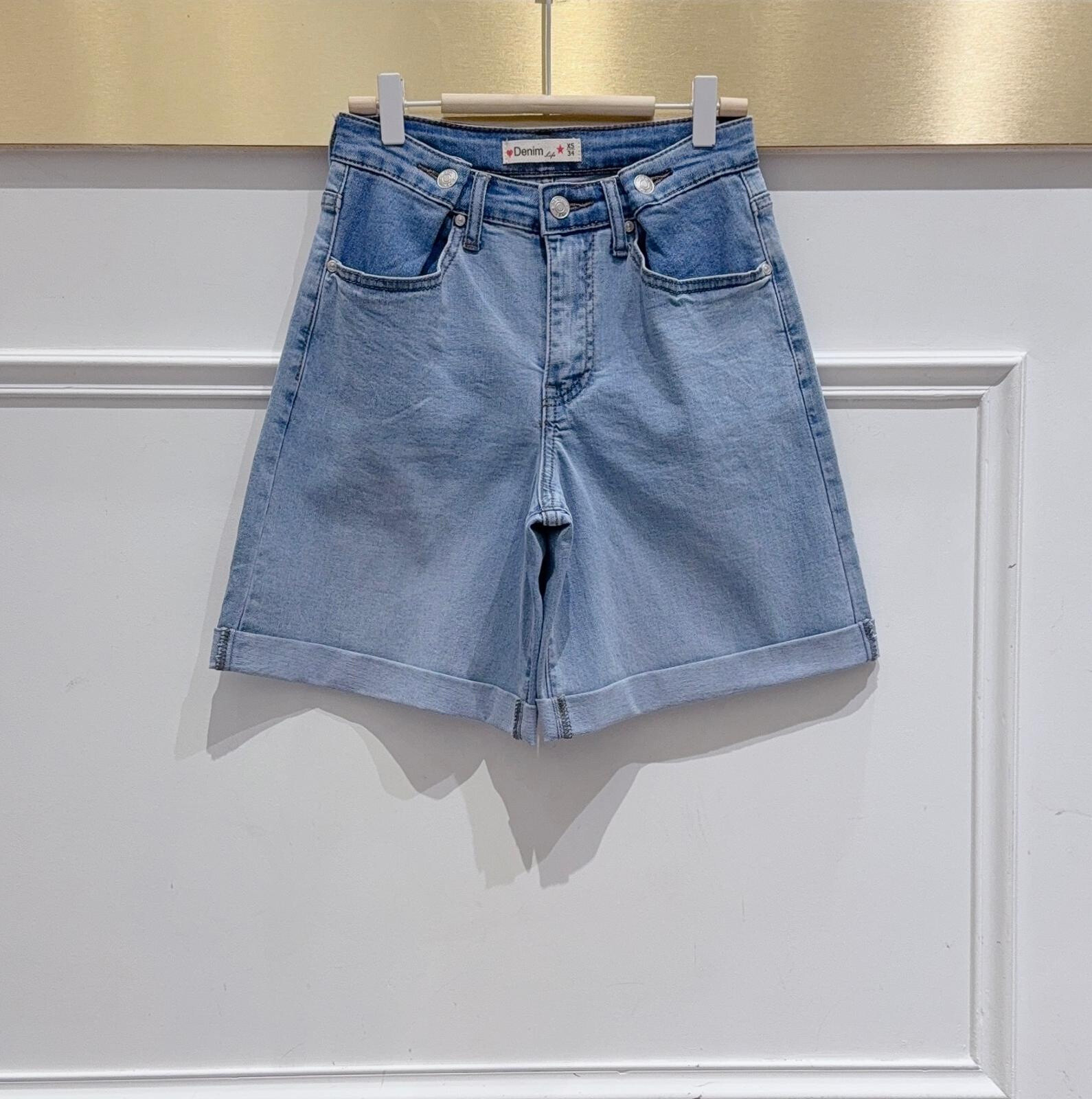 Wholesaler DENIM LIFE - Stretch denim Bermuda shorts with cuffs