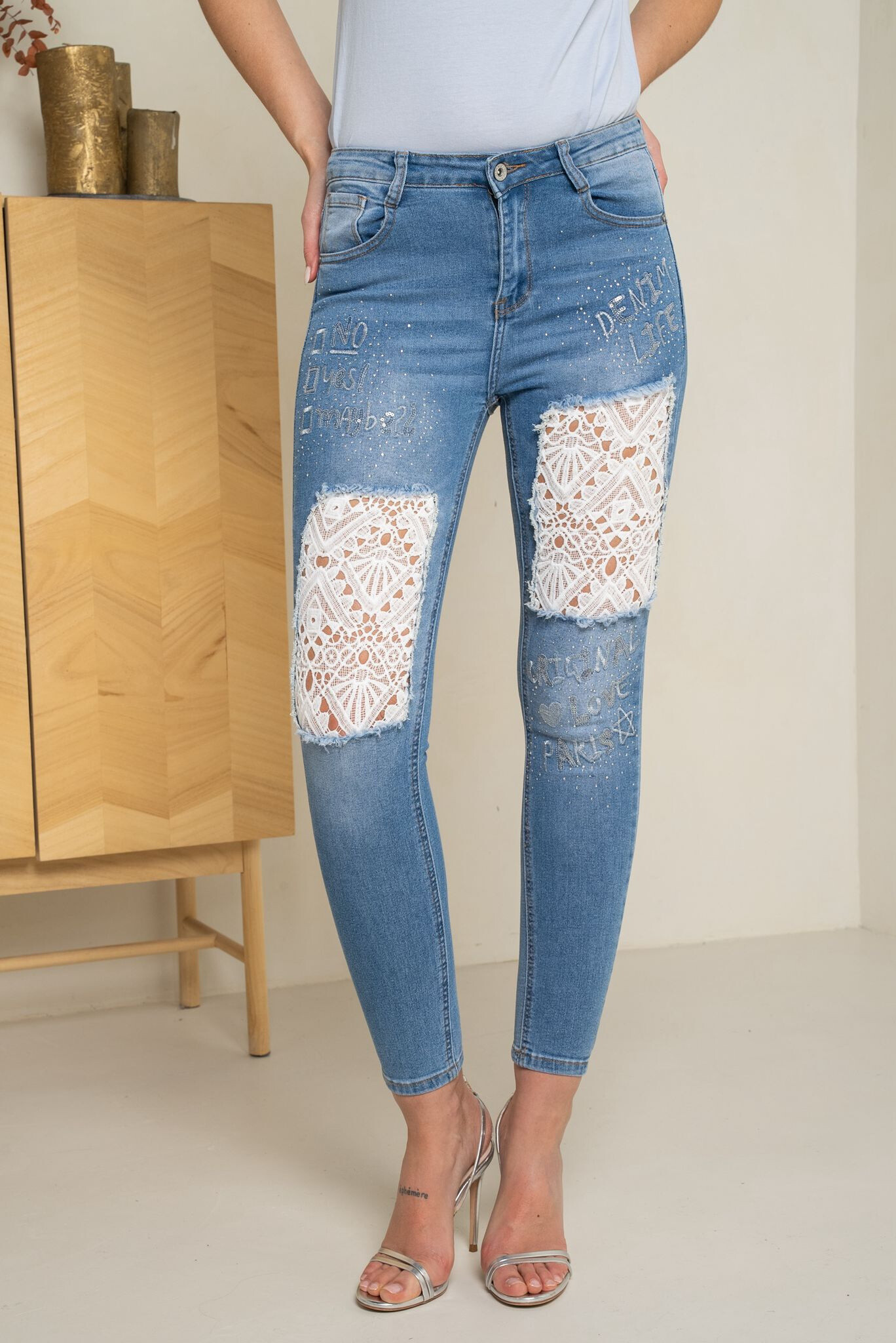Großhändler DENIM LIFE - Stretch-Röhrenjeans mit Stickerei