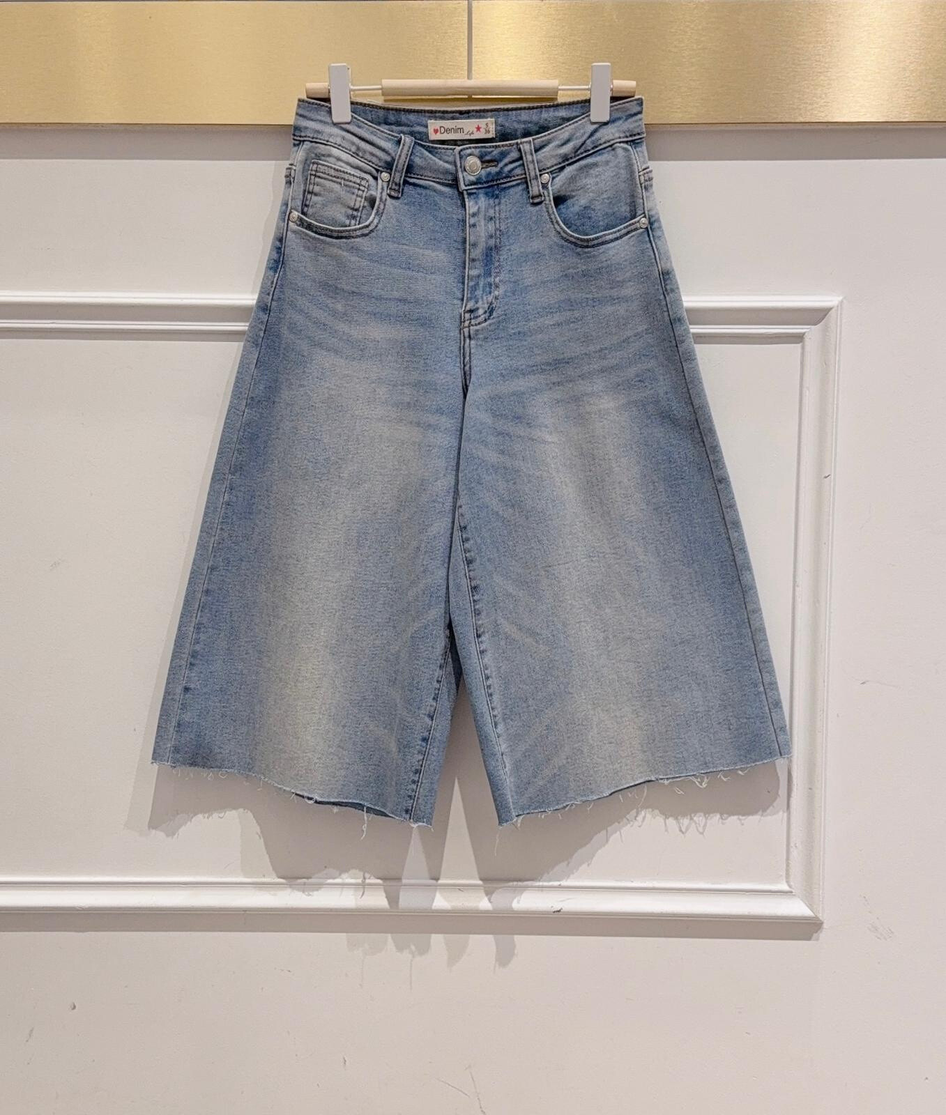 Wholesaler DENIM LIFE - Stretch denim Bermuda shorts