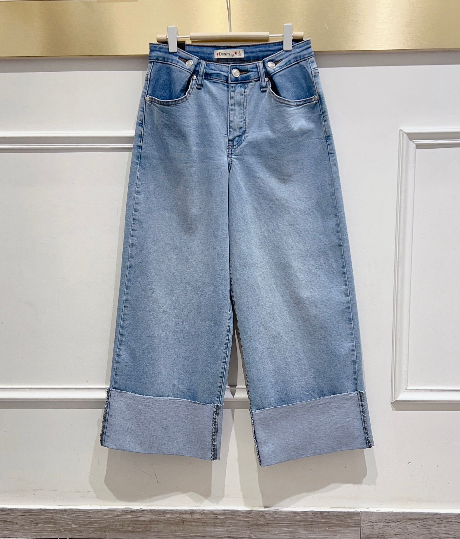 Mayorista DENIM LIFE - Jean Estiramiento de pierna ancha con botones dorados