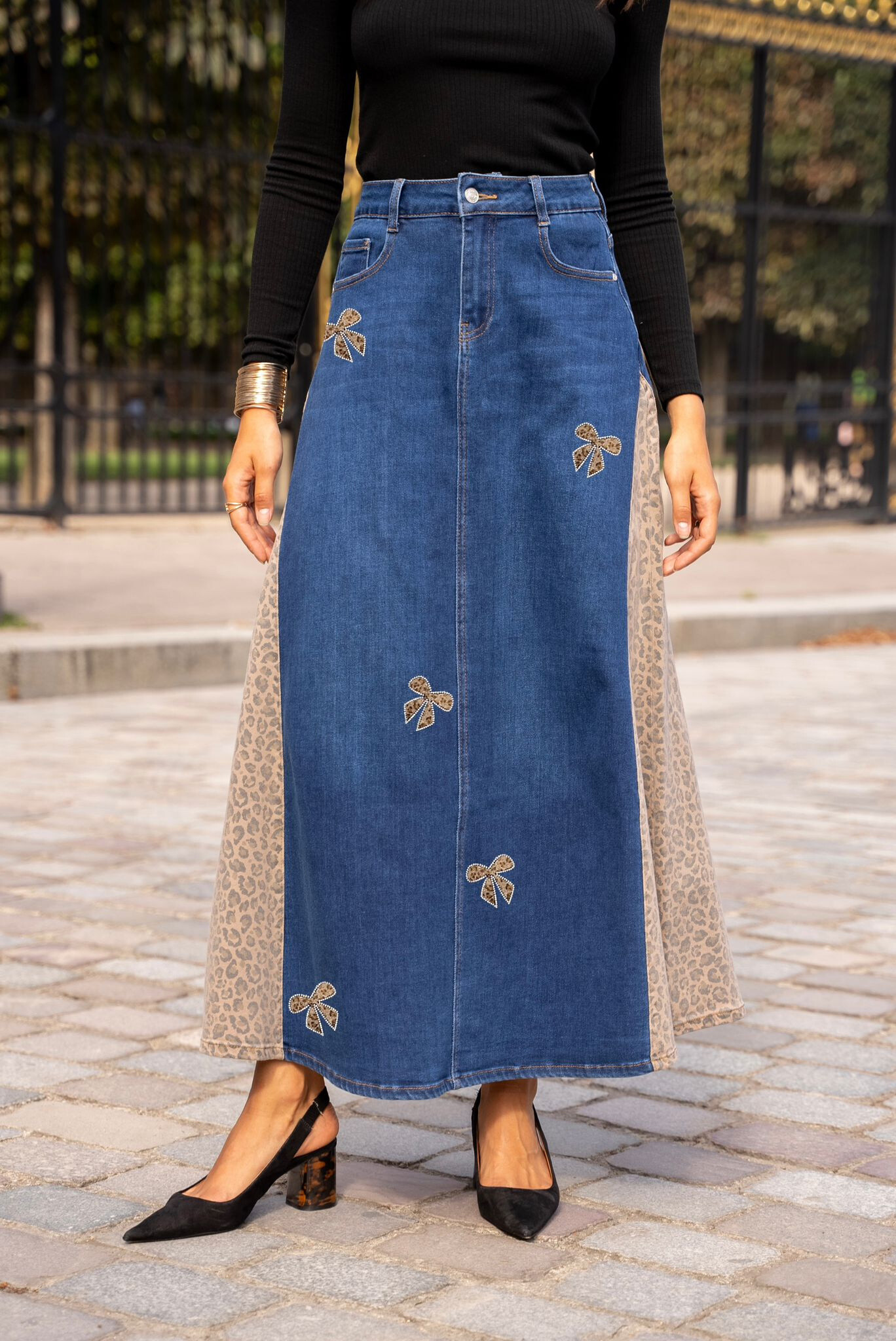 Großhändler DENIM LIFE - Langer, ausgestellter Stretch-Jeansrock mit Leopardenmuster