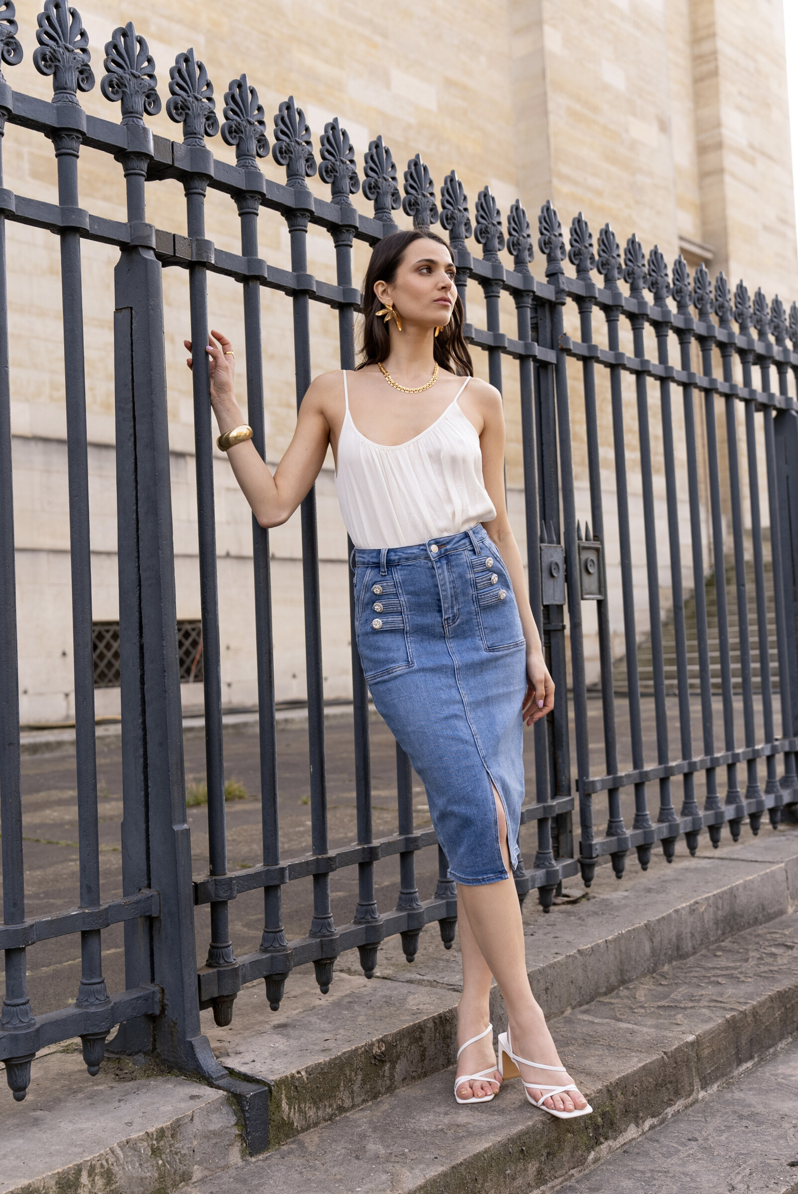 Großhändler DENIM LIFE - Mittlere Länge in Stretch-Jeansrock mit Schmetterlingsknoten