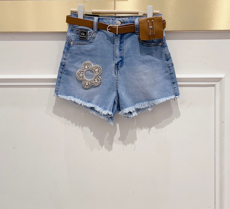 Wholesaler DENIM LIFE - Stretch denim shorts with diamond flower